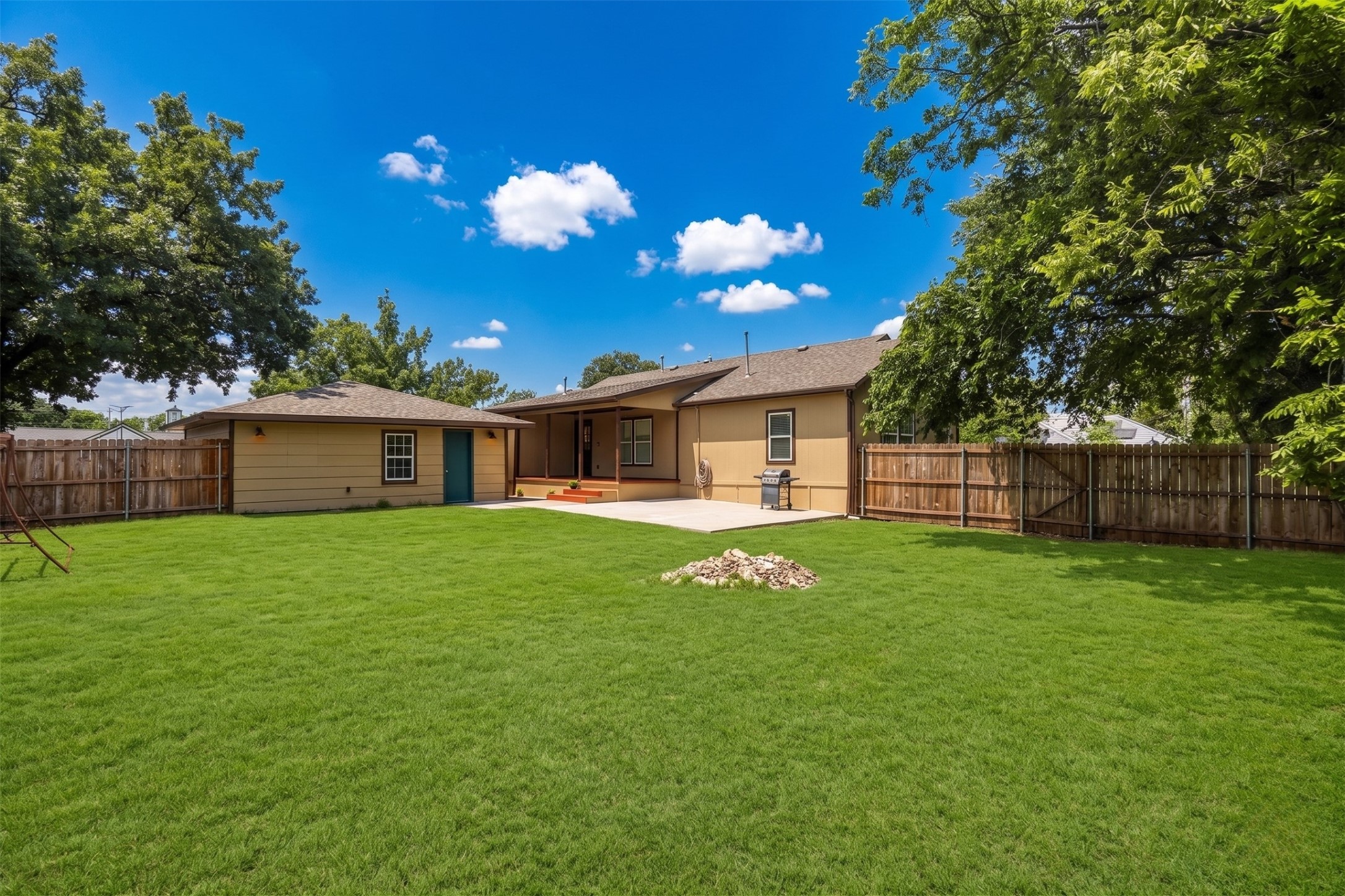320 N 4th Street Princeton TX 75407