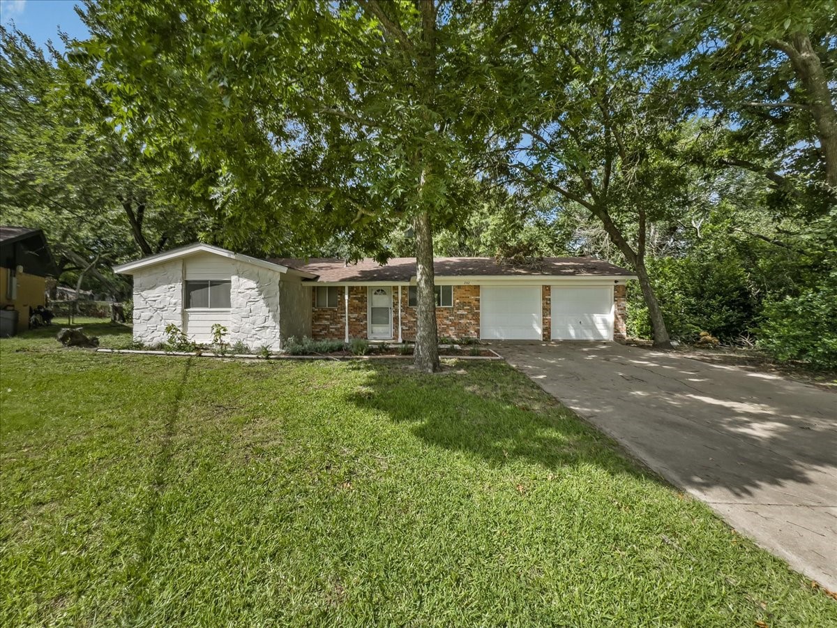 202 E Rentz Street Weatherford TX 76086