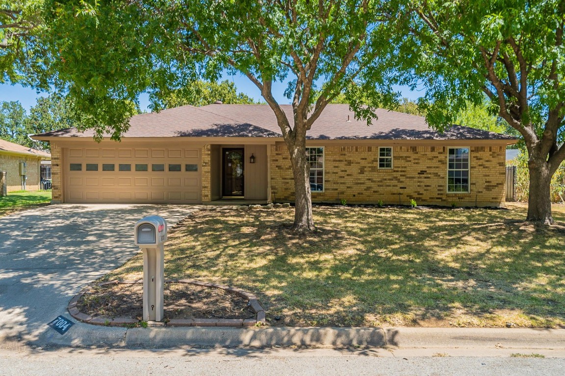 7004 Stoneridge Drive North Richland Hills TX 76182