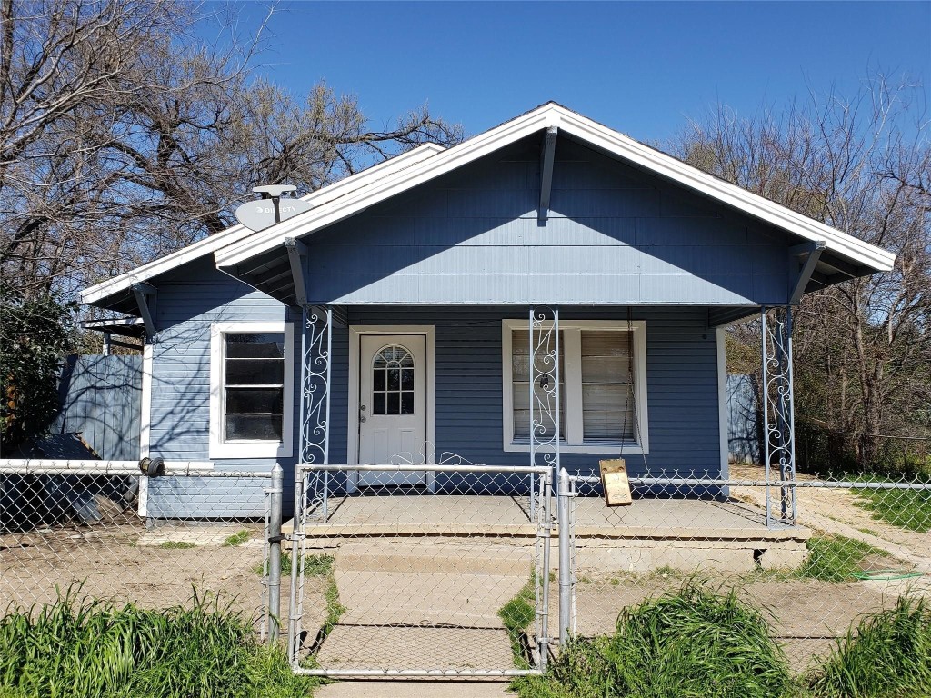 711 E Arlington Avenue Fort Worth TX 76104