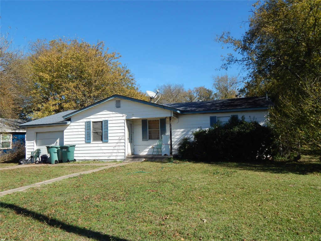 1305 N Brents Avenue Sherman TX 75090