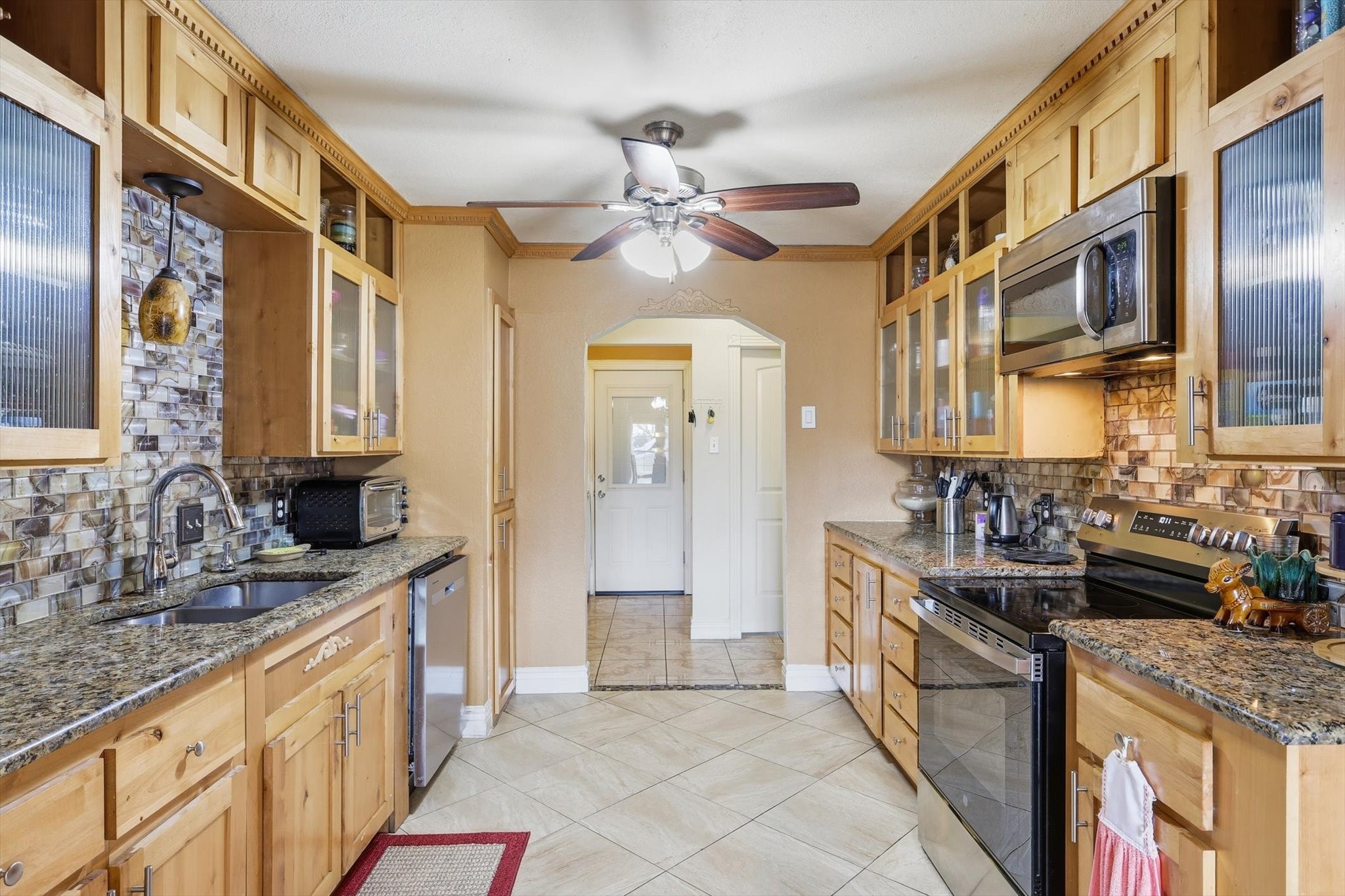433 Overcrest Drive Benbrook TX 76126