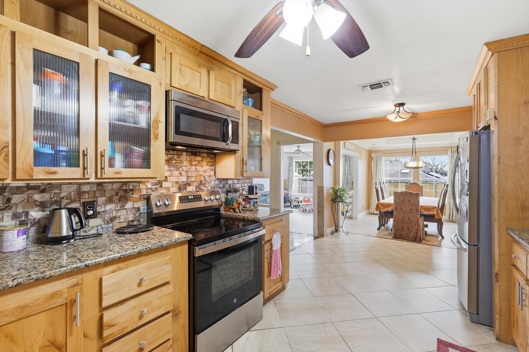 433 Overcrest Drive Benbrook TX 76126