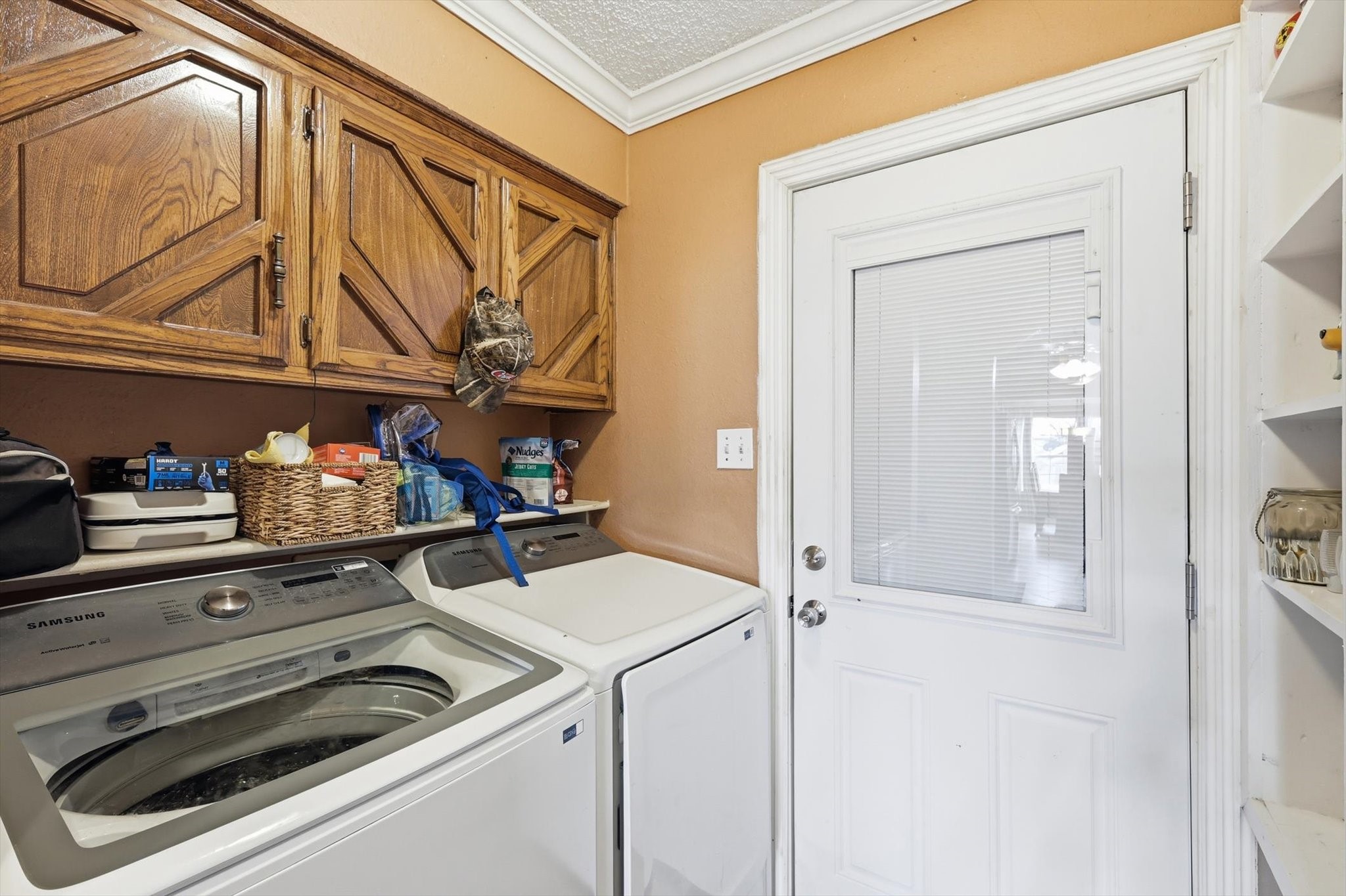 433 Overcrest Drive Benbrook TX 76126