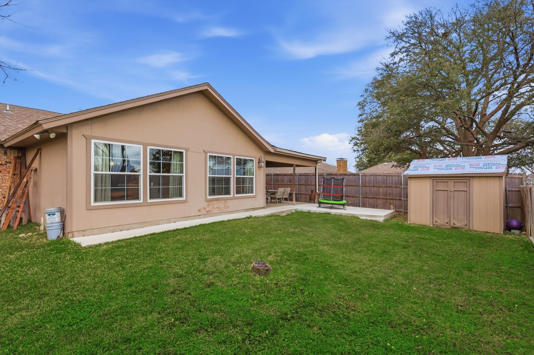 433 Overcrest Drive Benbrook TX 76126