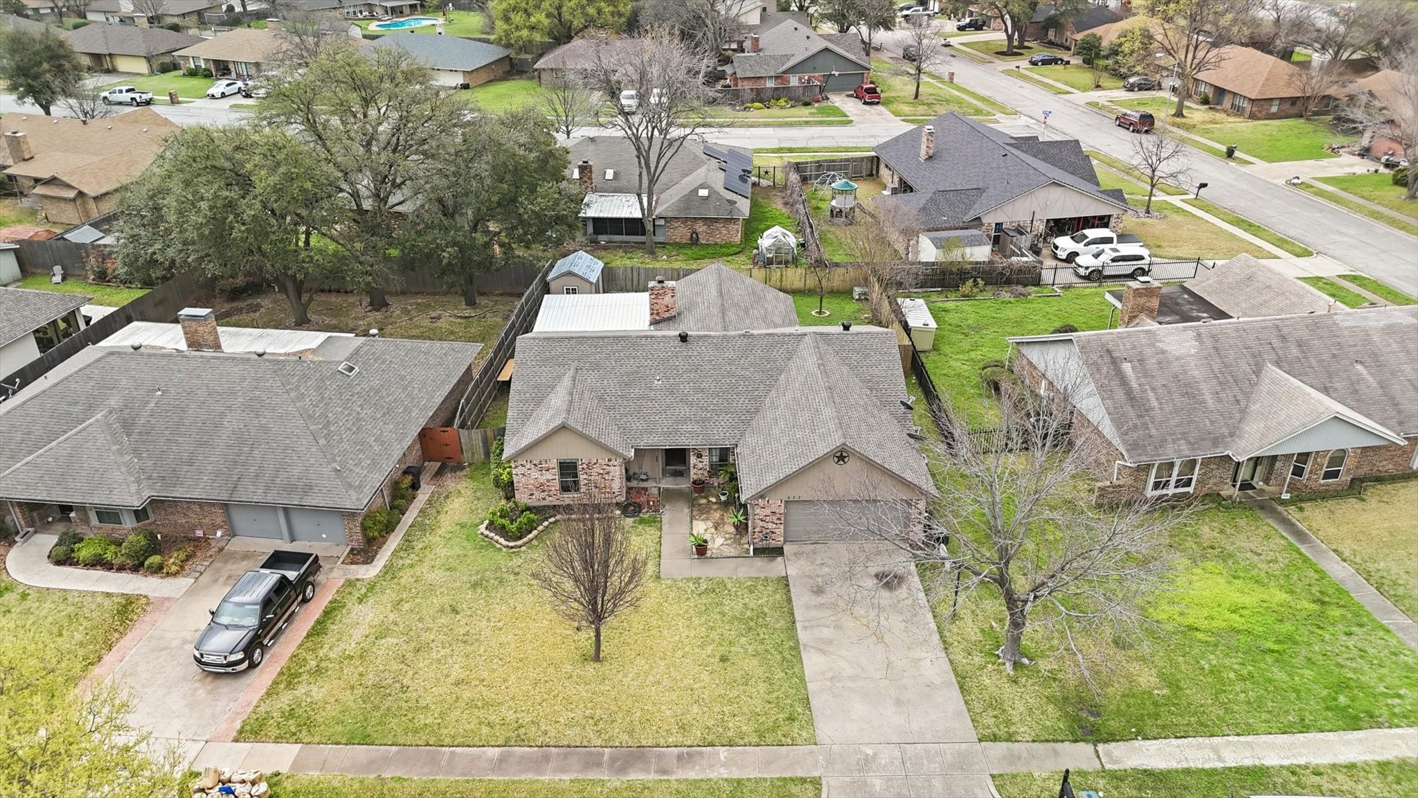 433 Overcrest Drive Benbrook TX 76126