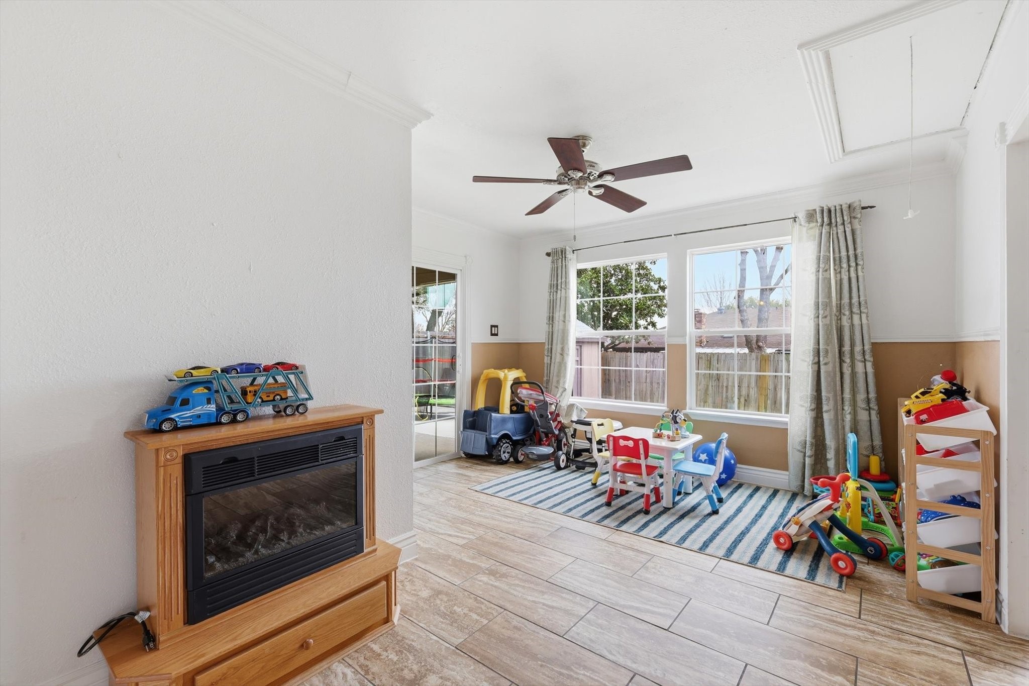 433 Overcrest Drive Benbrook TX 76126