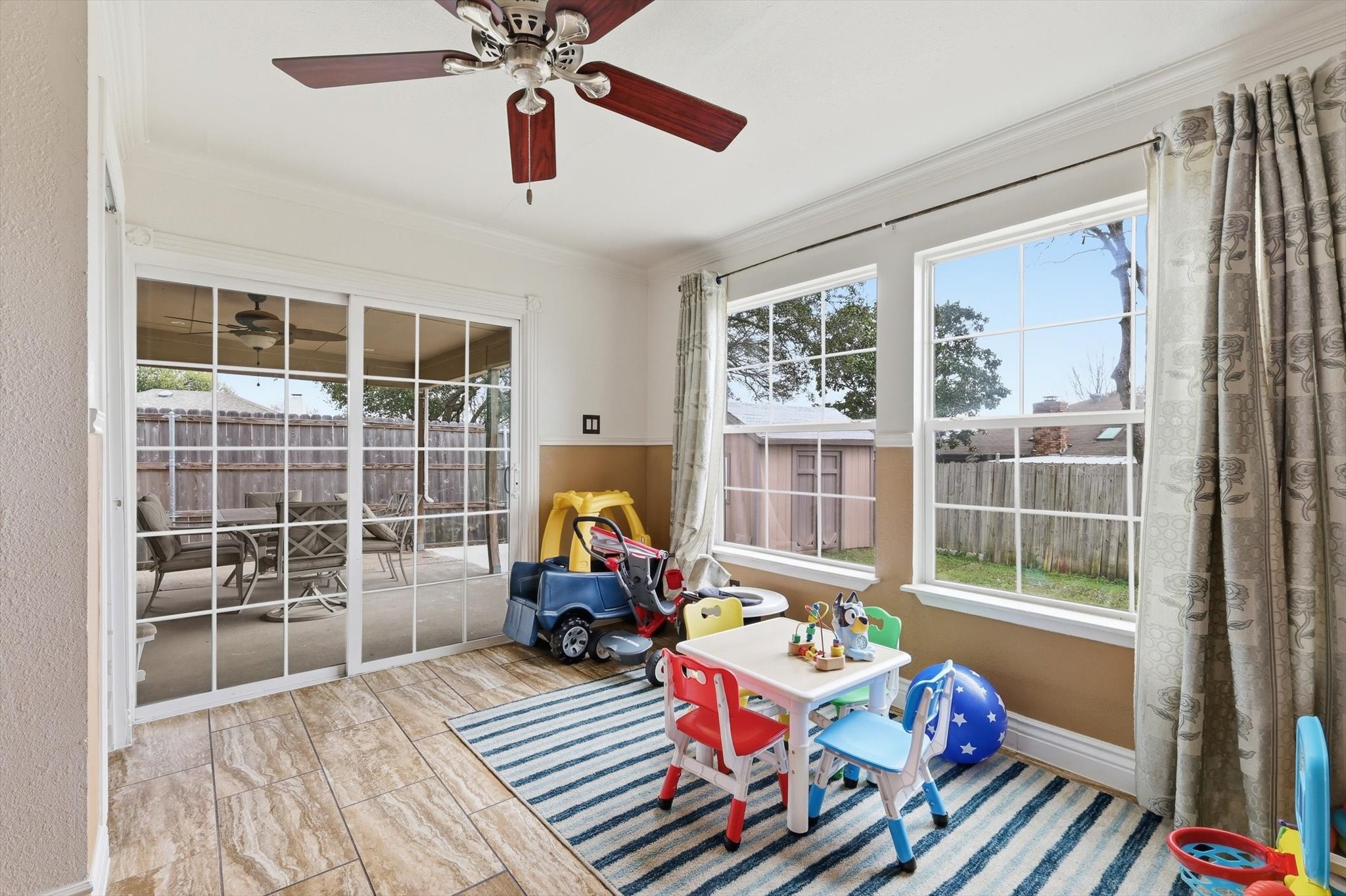 433 Overcrest Drive Benbrook TX 76126