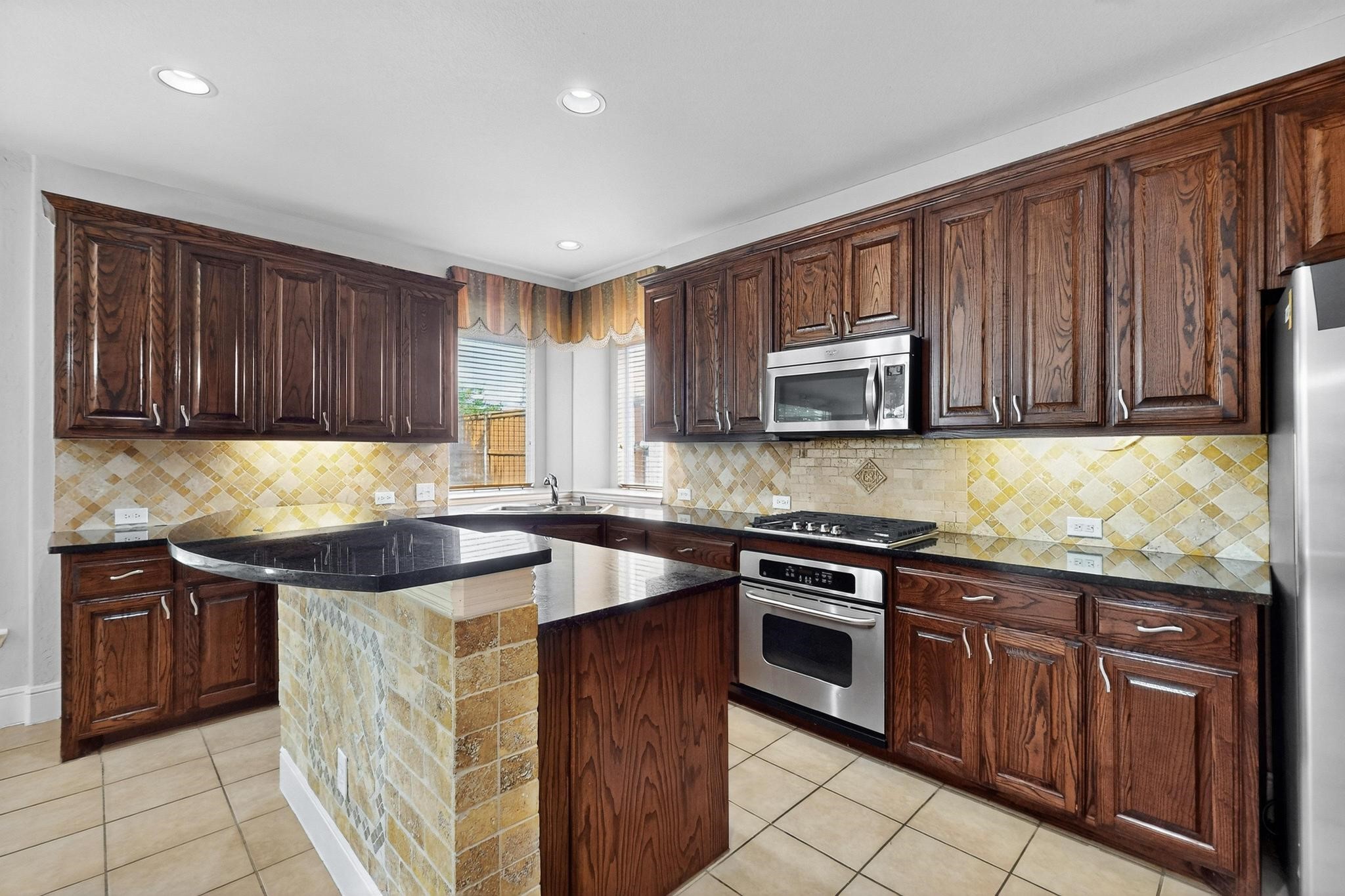 1343 Valley Vista Drive Irving TX 75063
