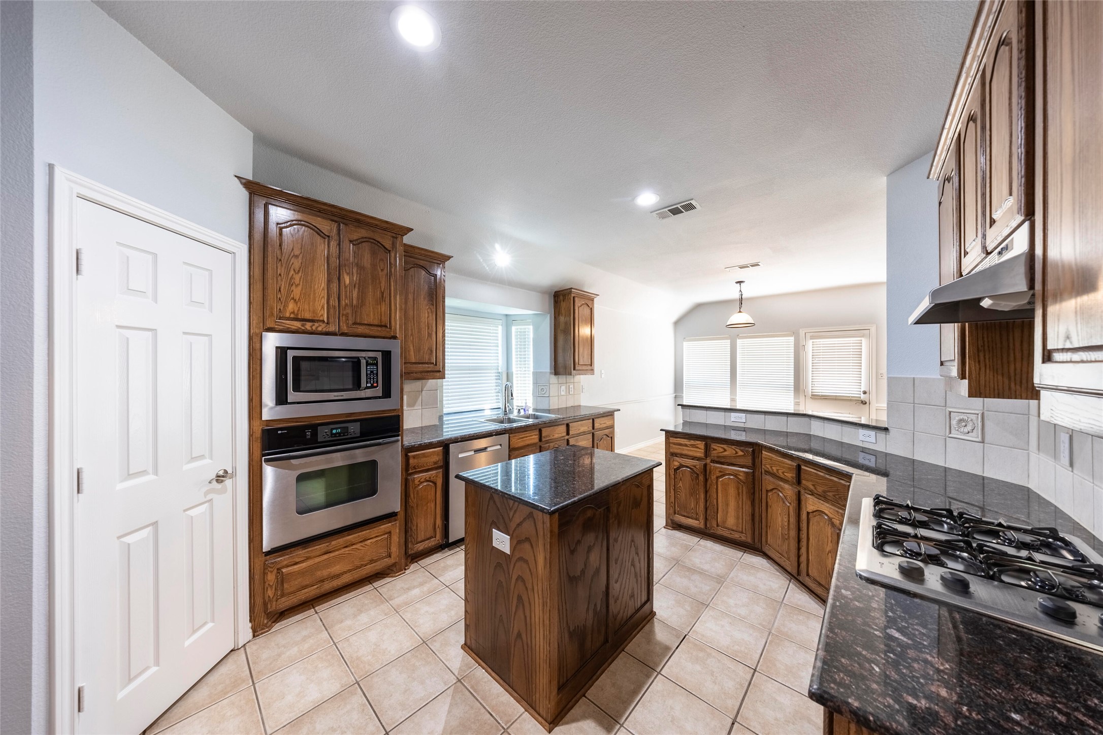 10706 Saint Annes Drive Rowlett TX 75089