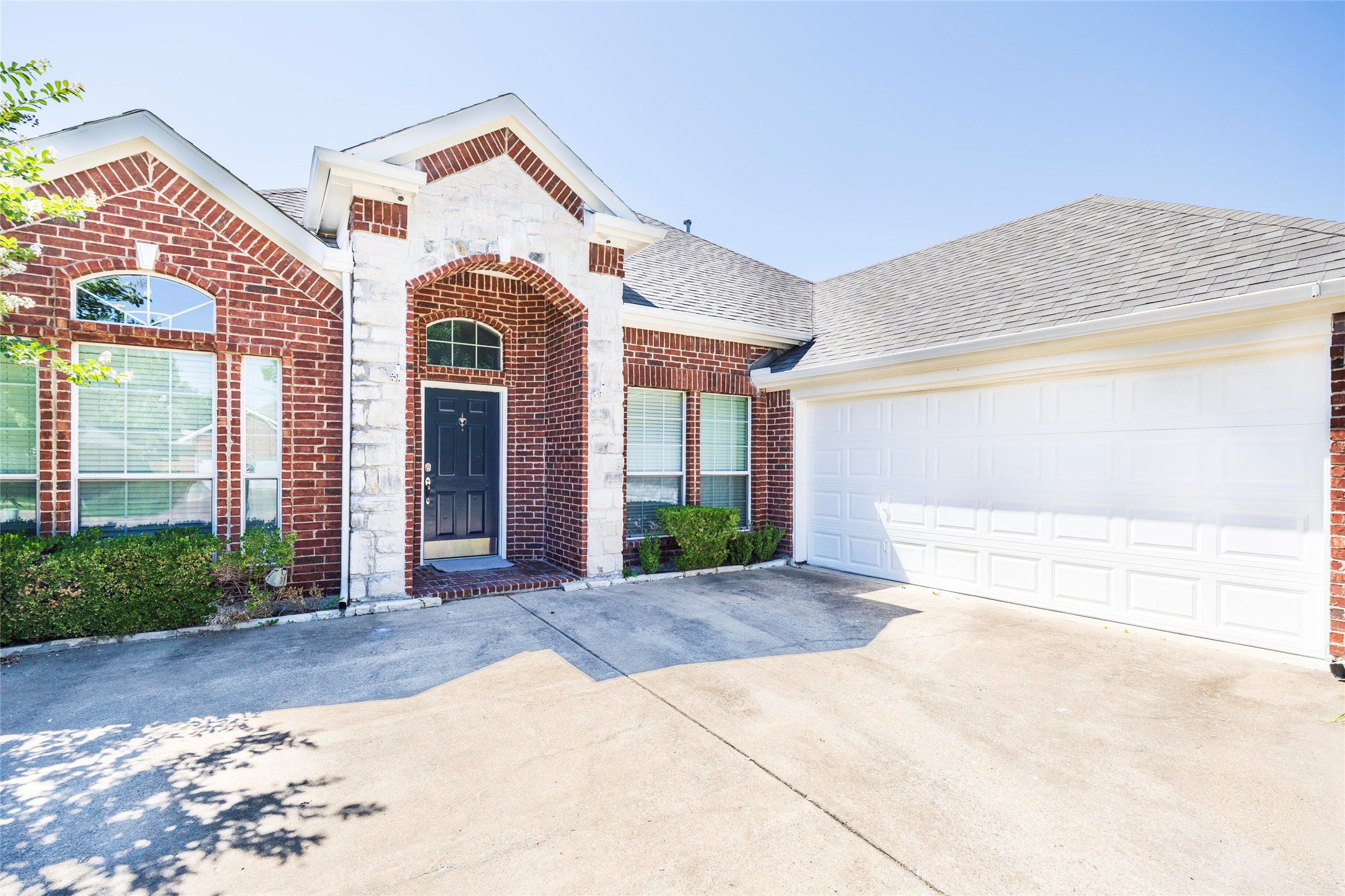 10706 Saint Annes Drive Rowlett TX 75089