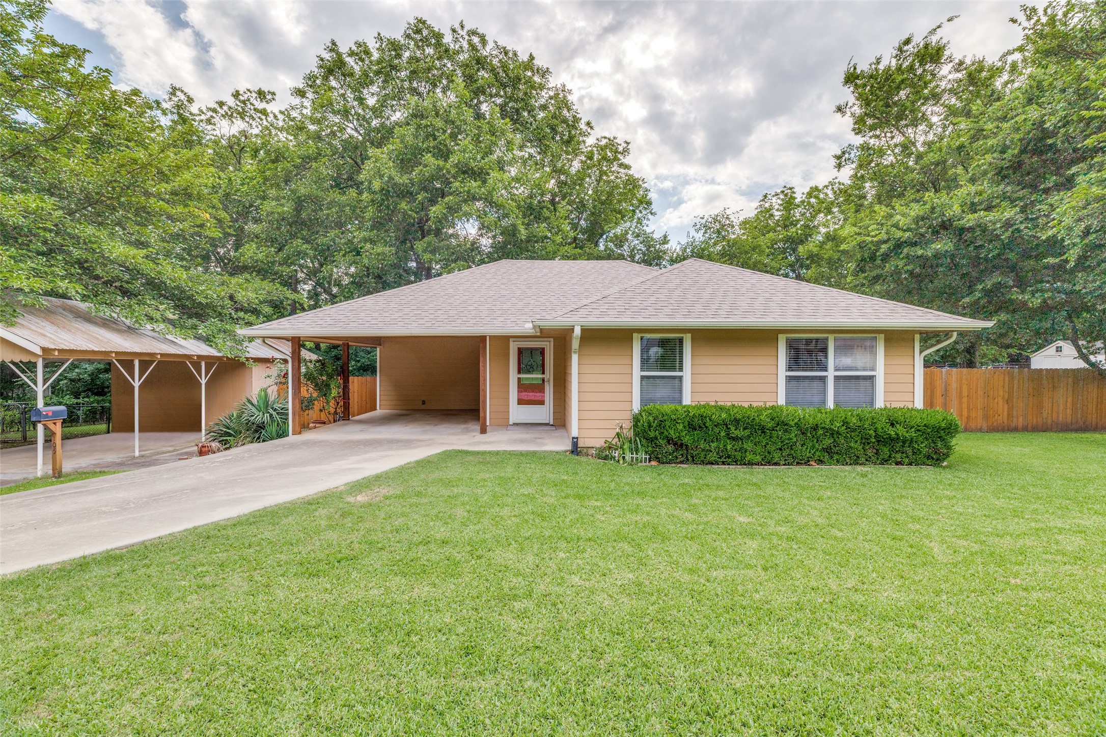 105 Pecan Street Whitesboro TX 76273