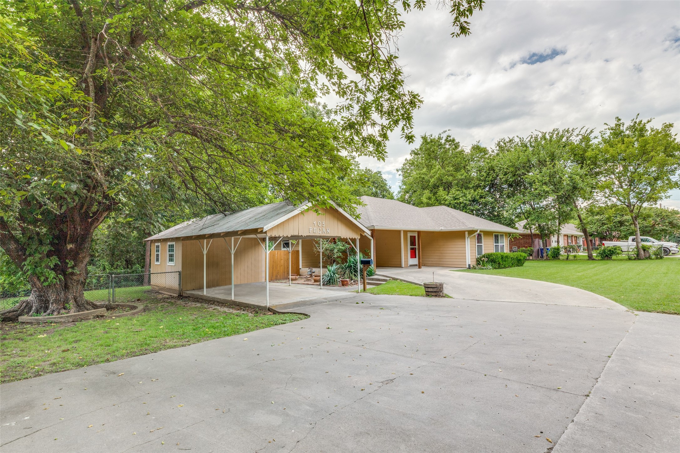 105 Pecan Street Whitesboro TX 76273