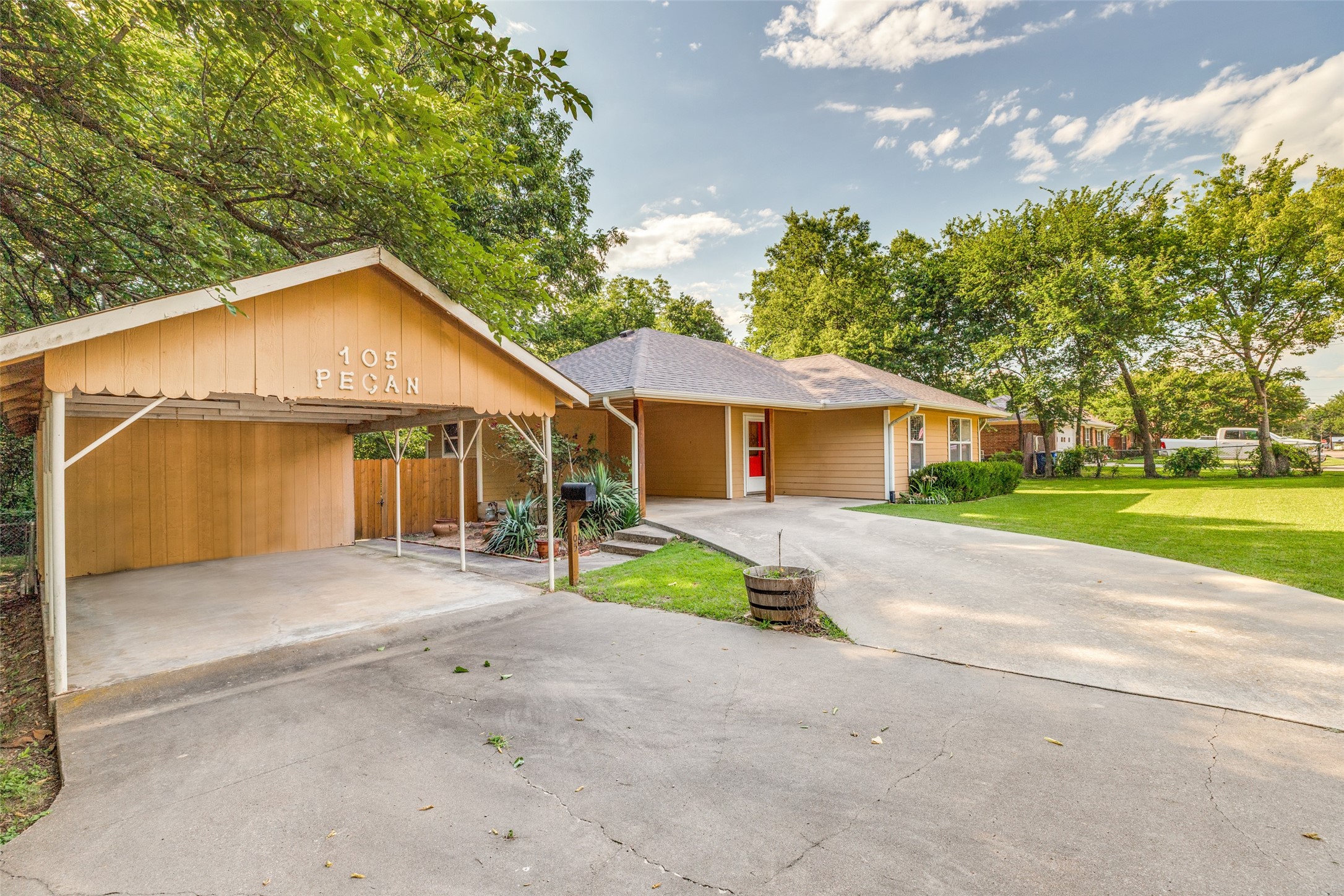 105 Pecan Street Whitesboro TX 76273