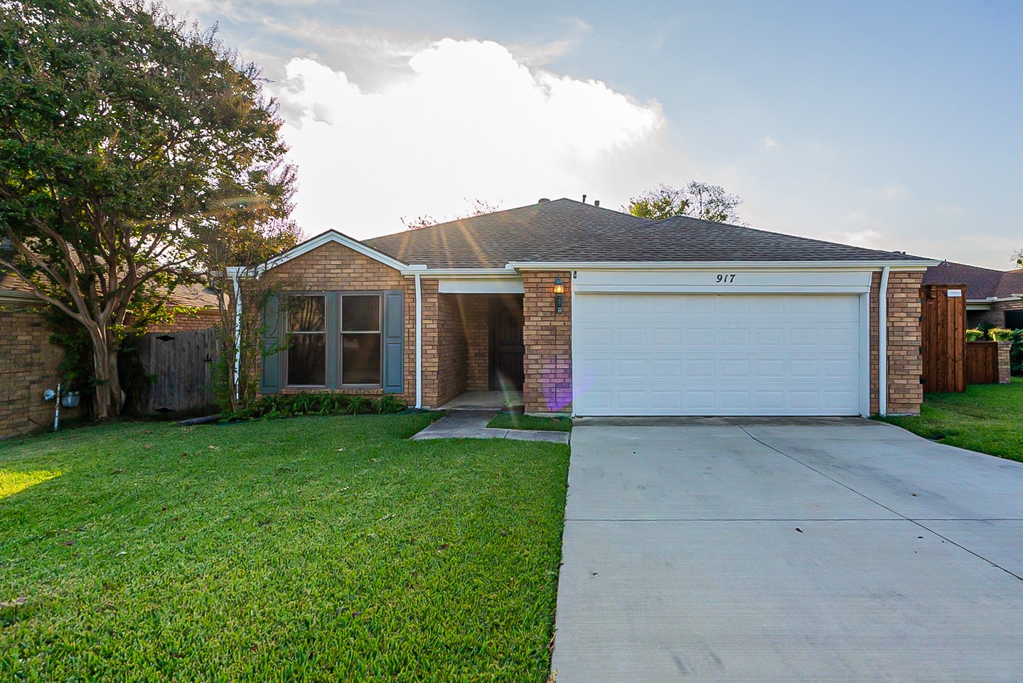 917 Country Club Circle Grand Prairie TX 75052