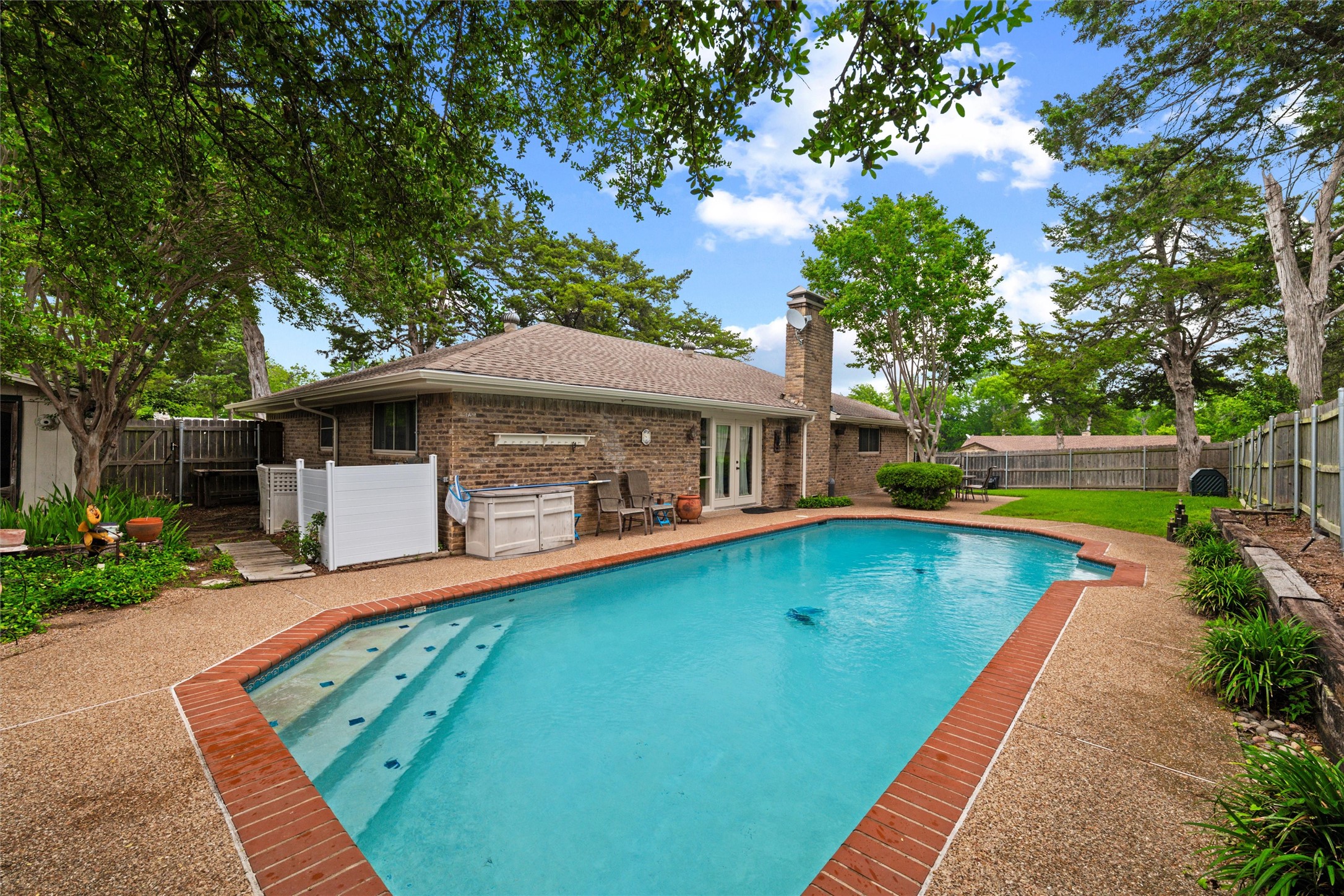 414 Ridgewood Drive Desoto TX 75115