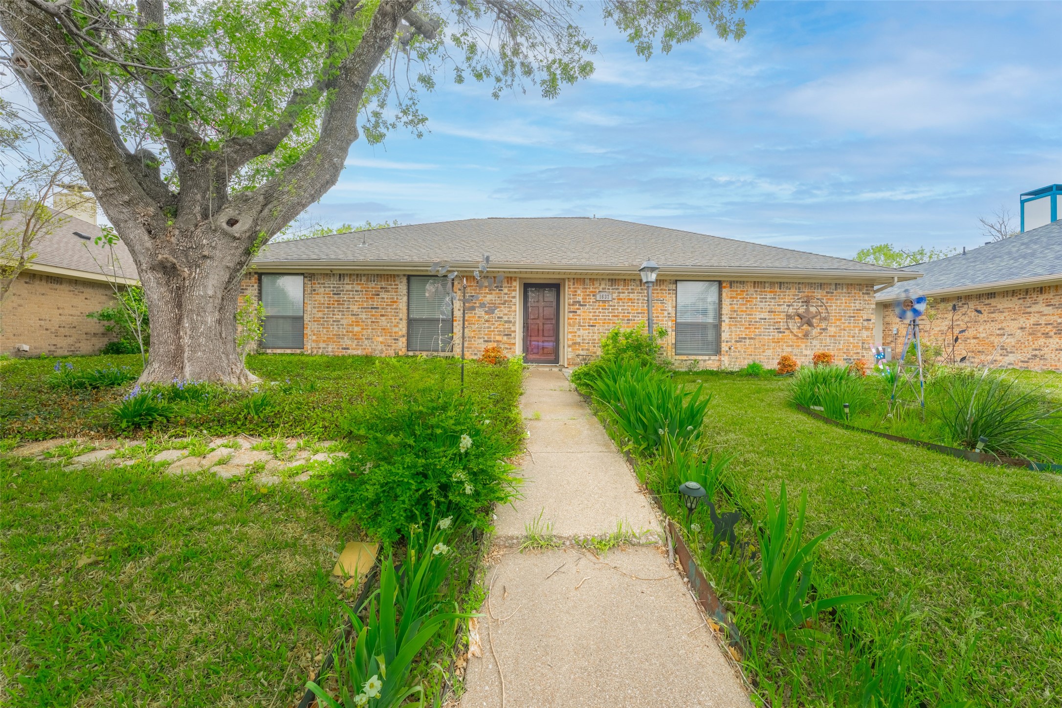 1637 Stroud Lane Mesquite TX 75150