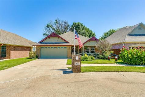 1025 Roberts Bend Court Granbury TX 76048