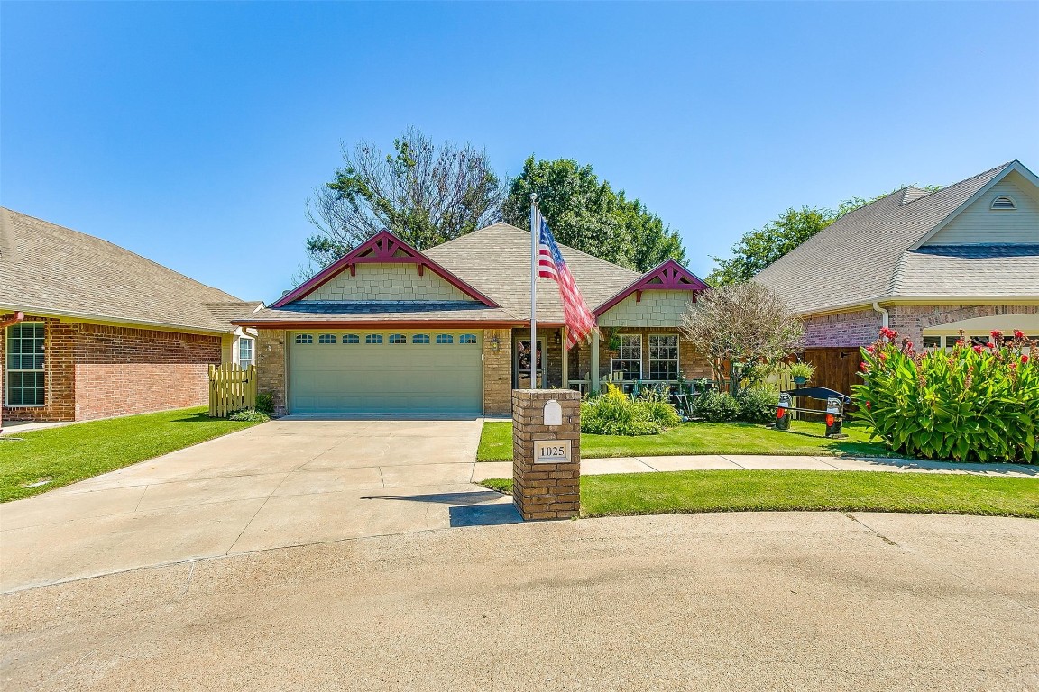 1025 Roberts Bend Court Granbury TX 76048