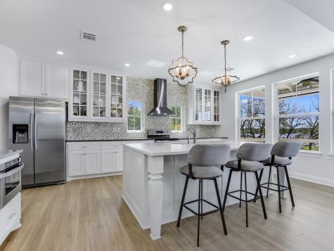1332 S Lakeside Drive Burnet TX 78611