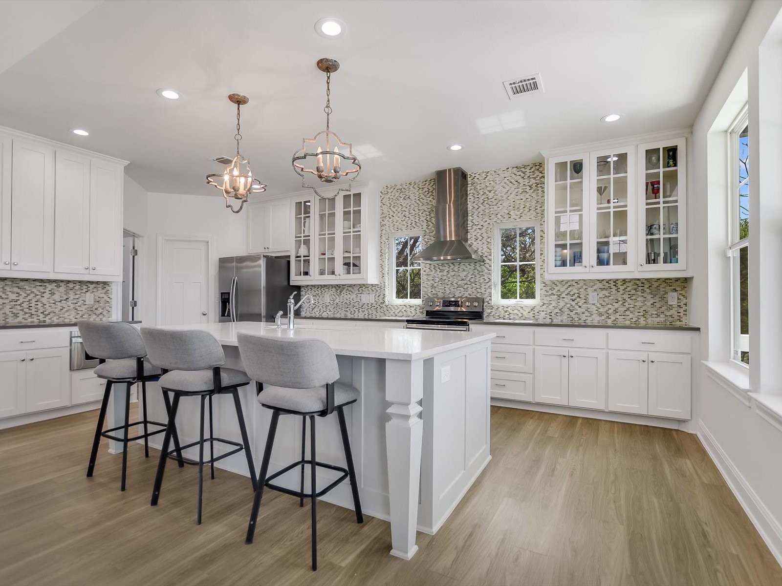 1332 S Lakeside Drive Burnet TX 78611