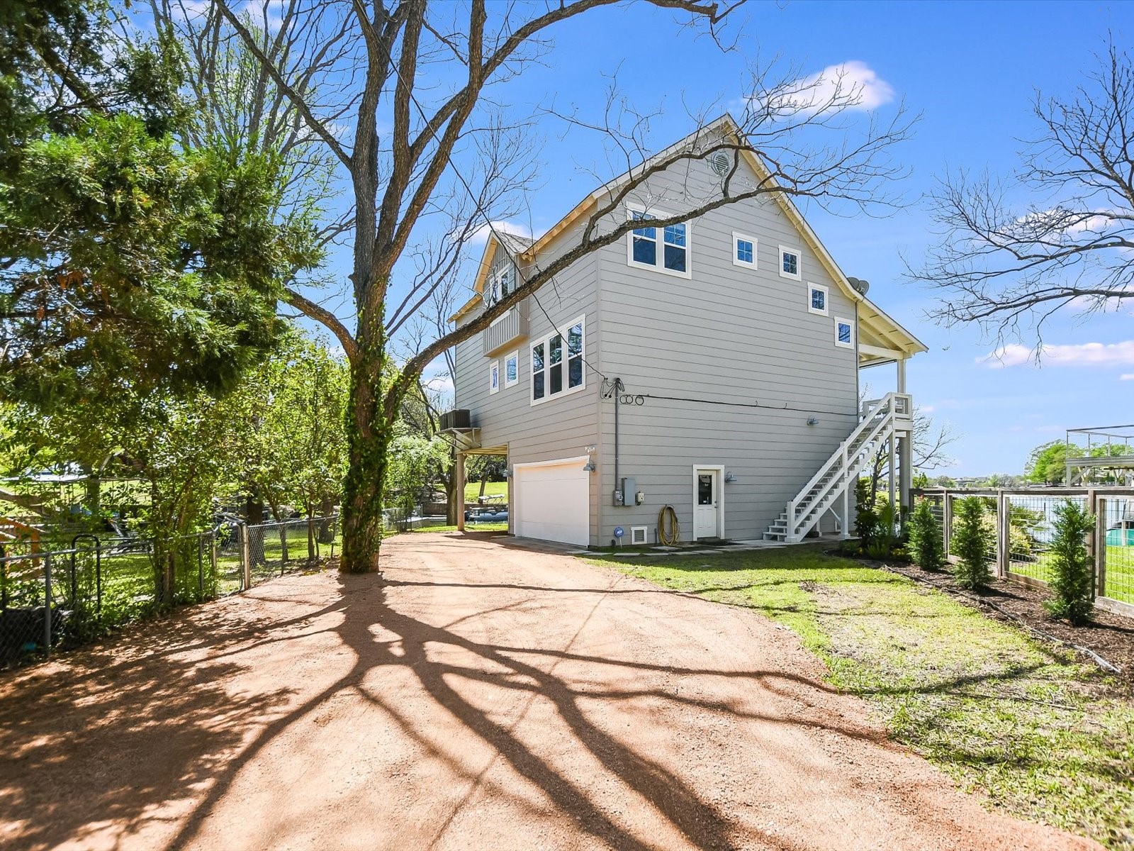 1332 S Lakeside Drive Burnet TX 78611