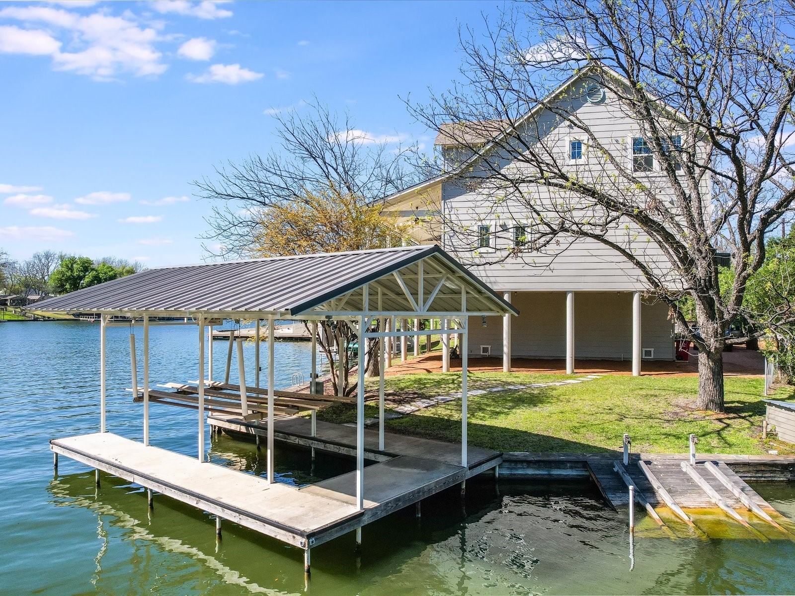 1332 S Lakeside Drive Burnet TX 78611