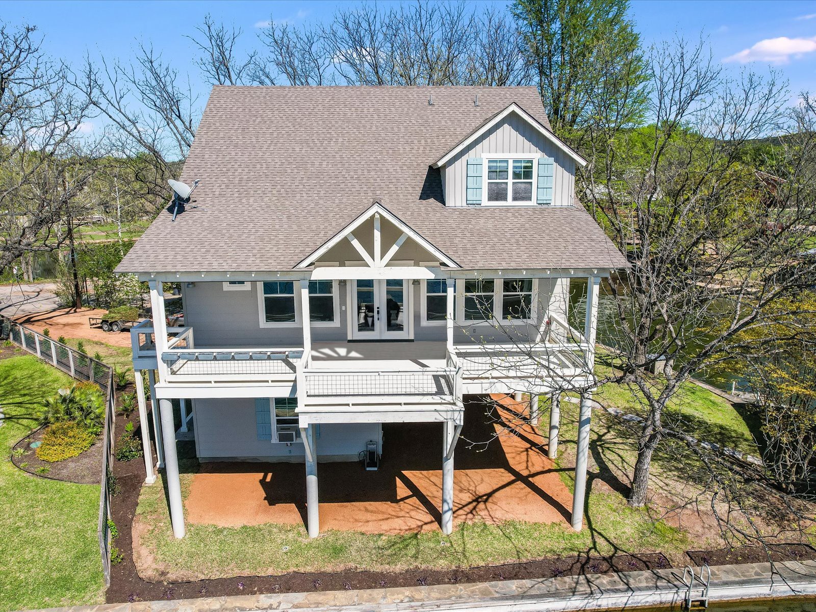 1332 S Lakeside Drive Burnet TX 78611