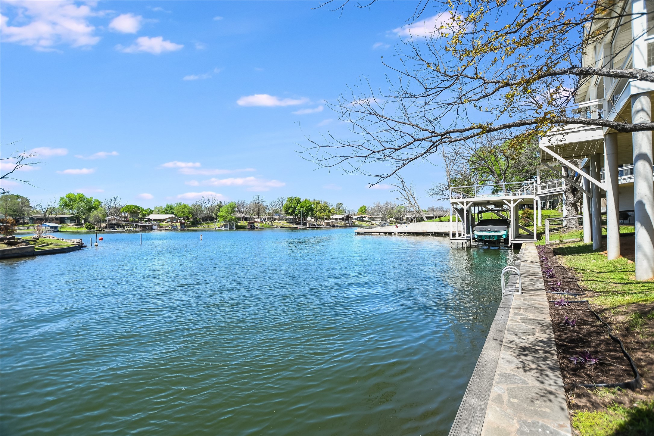 1332 S Lakeside Drive Burnet TX 78611