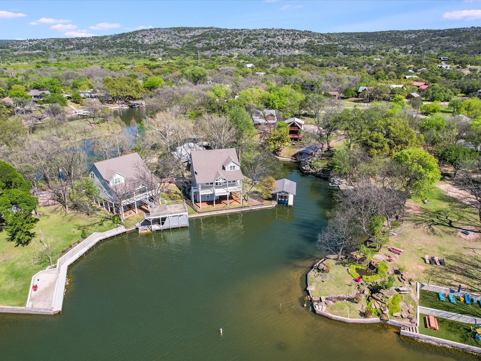 1332 S Lakeside Drive Burnet TX 78611