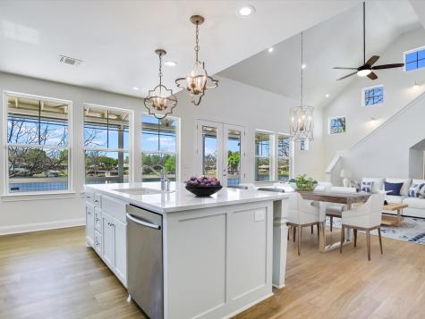 1332 S Lakeside Drive Burnet TX 78611