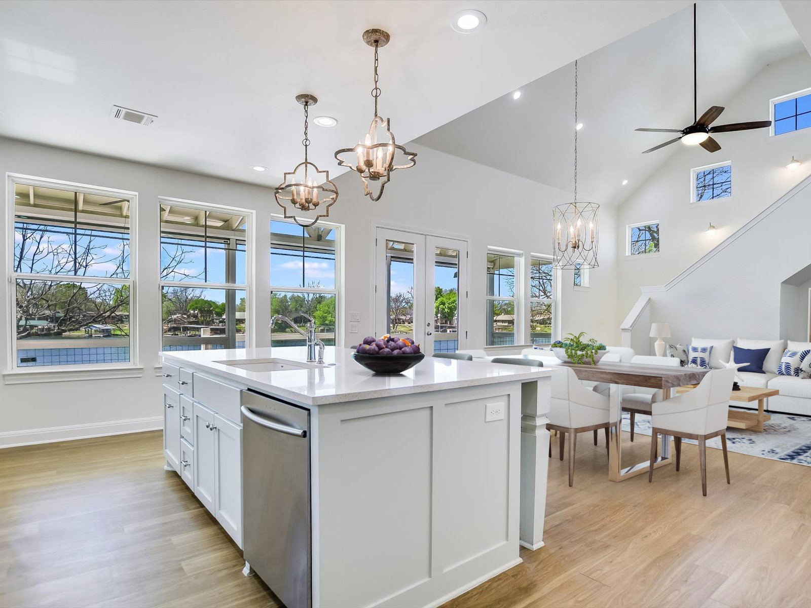 1332 S Lakeside Drive Burnet TX 78611