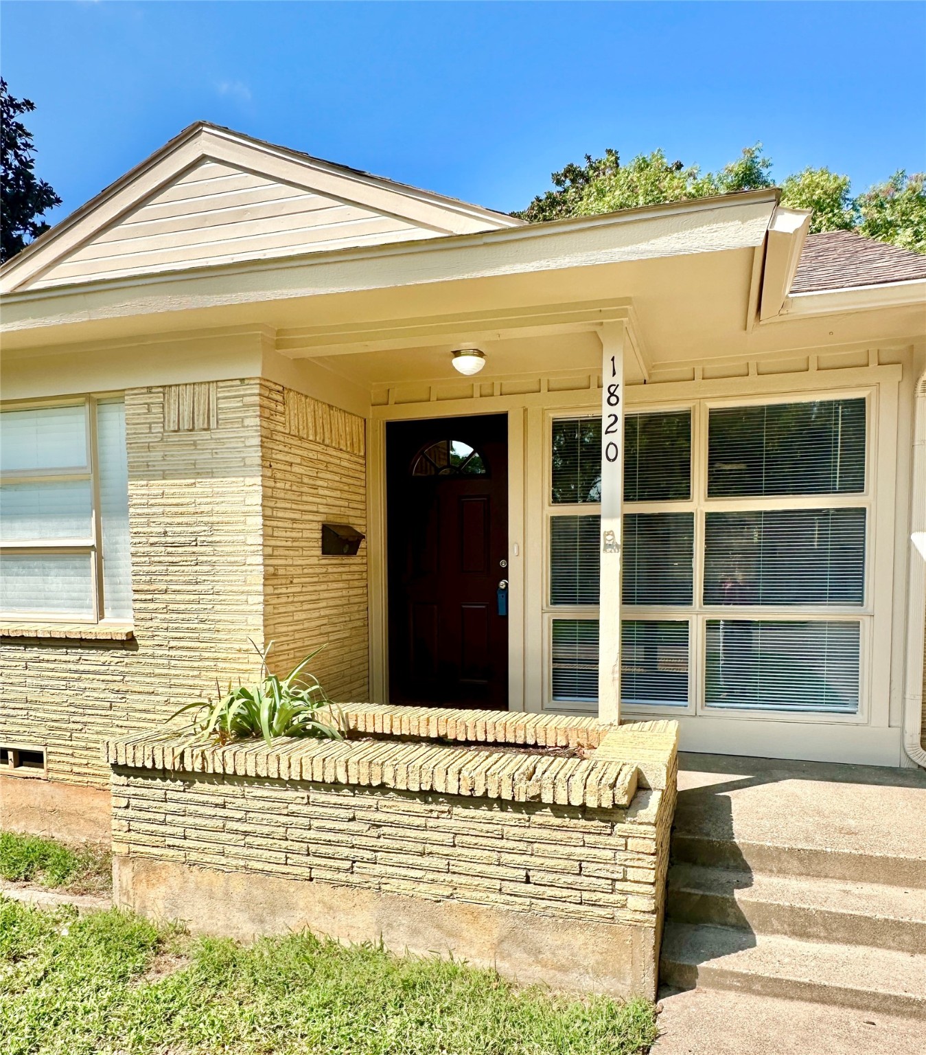 1820 Donna Street Arlington TX 76013