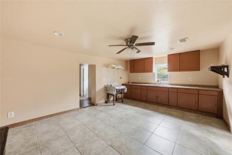 304 Brazos Groesbeck TX 76642