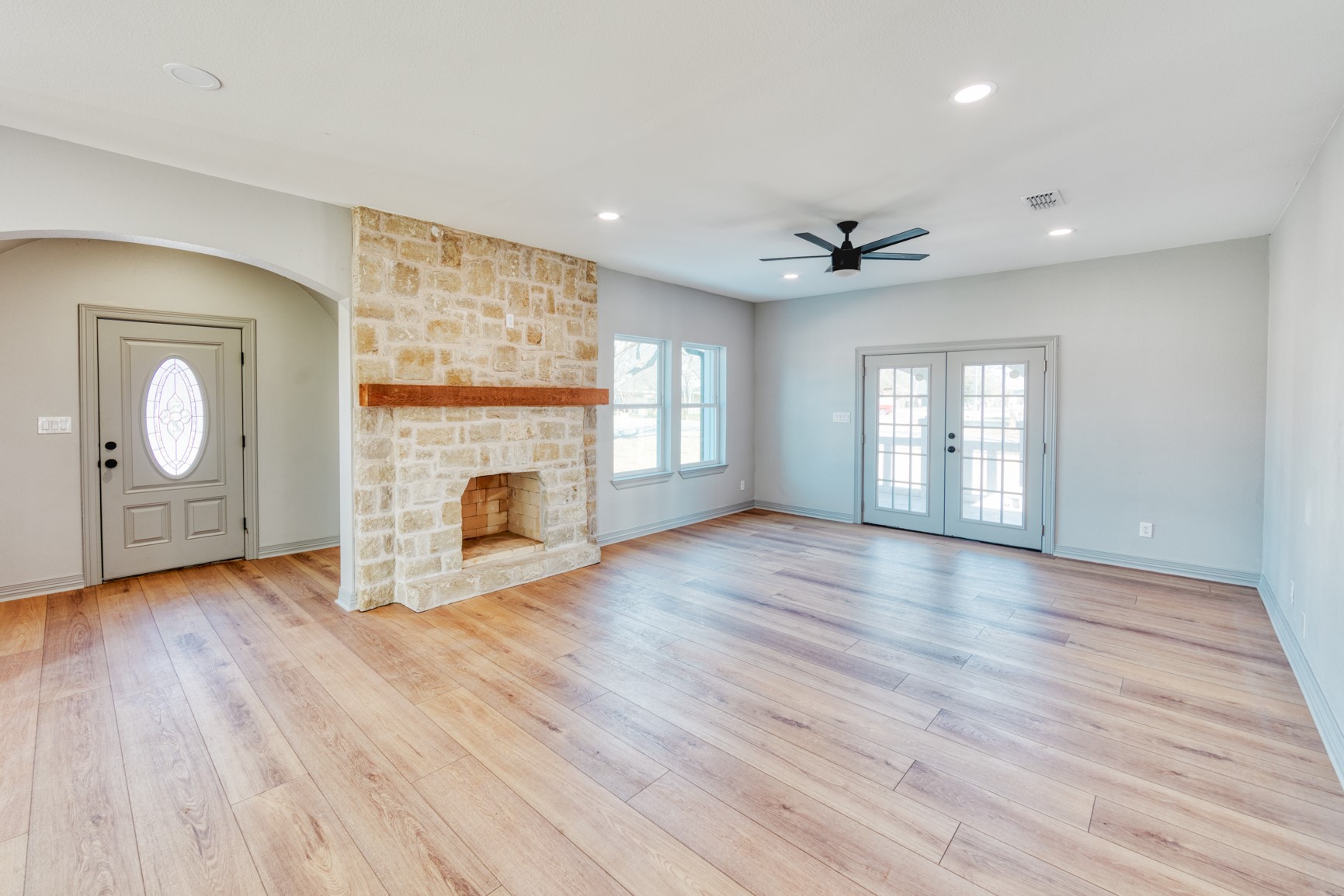 808 N Main Street Tioga TX 76271