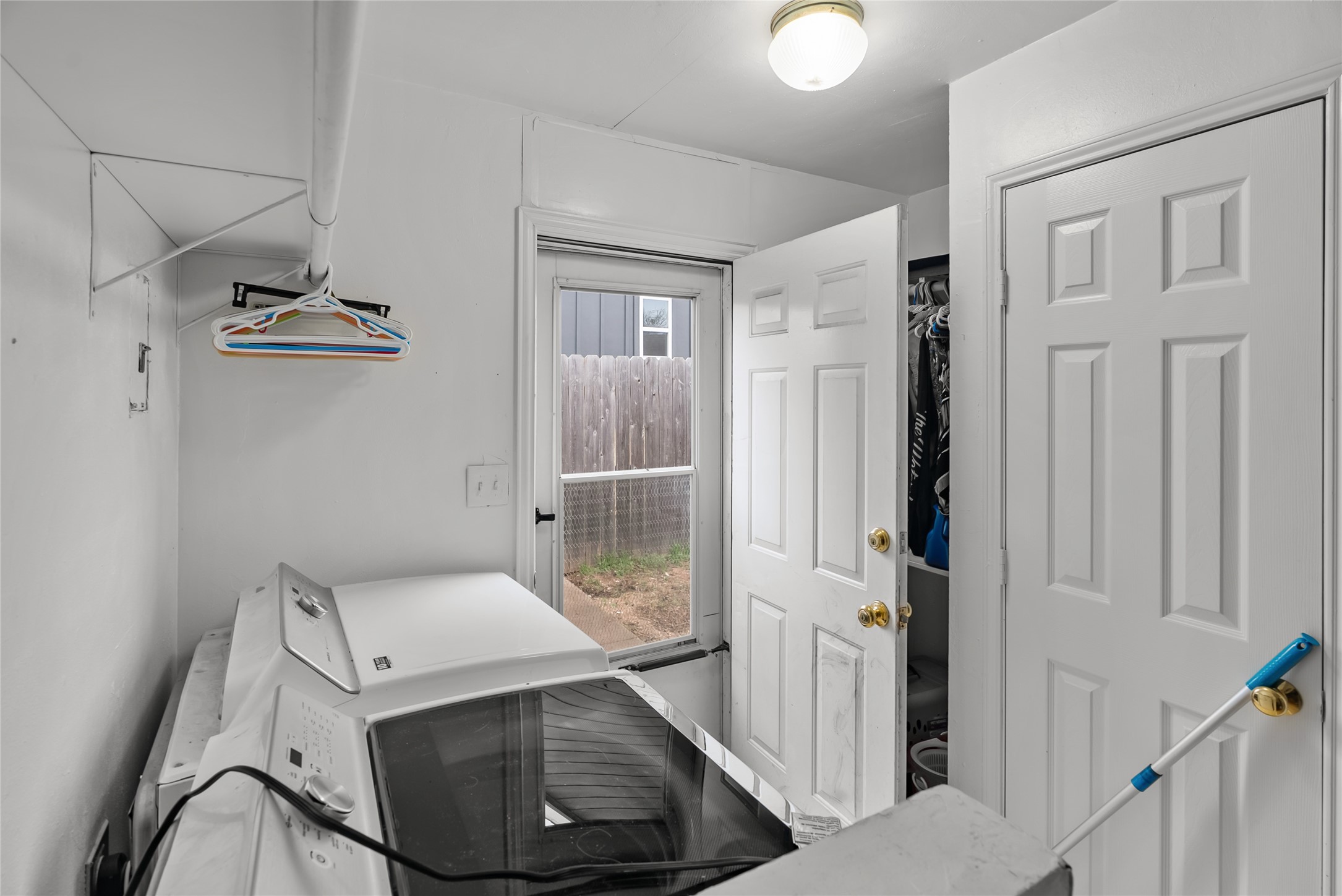 100 W Allen Avenue Godley TX 76044