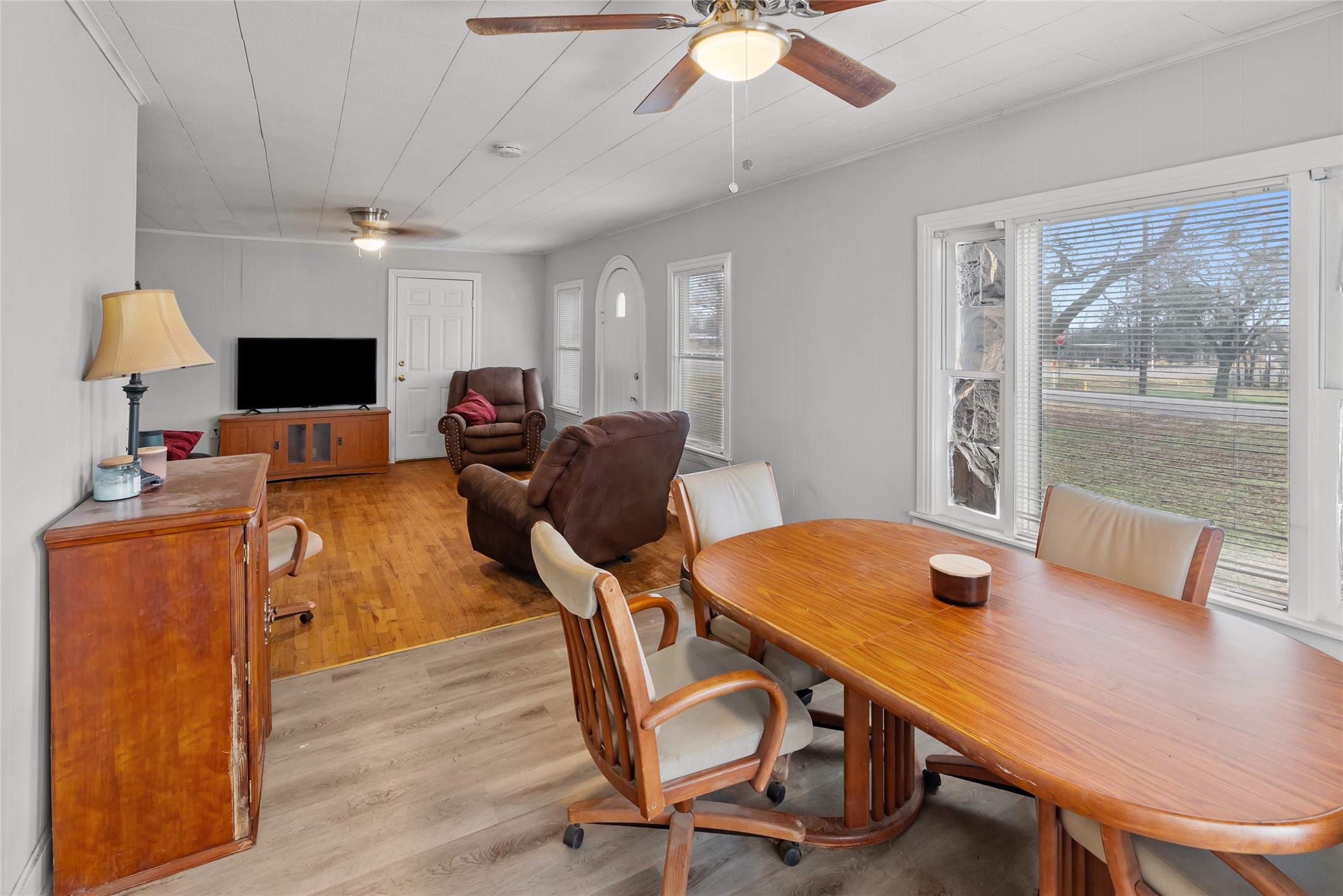 100 W Allen Avenue Godley TX 76044
