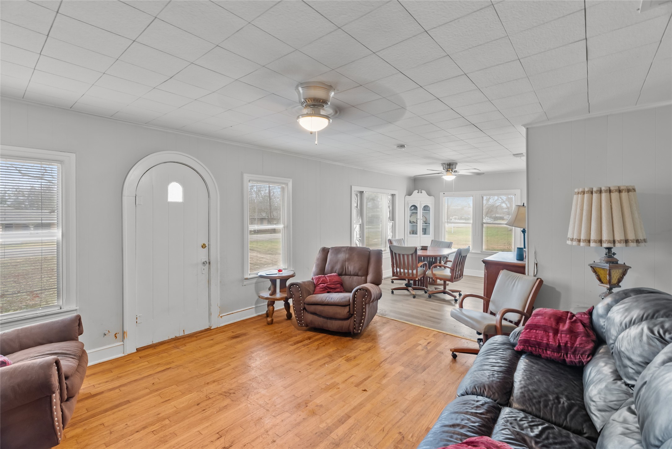100 W Allen Avenue Godley TX 76044
