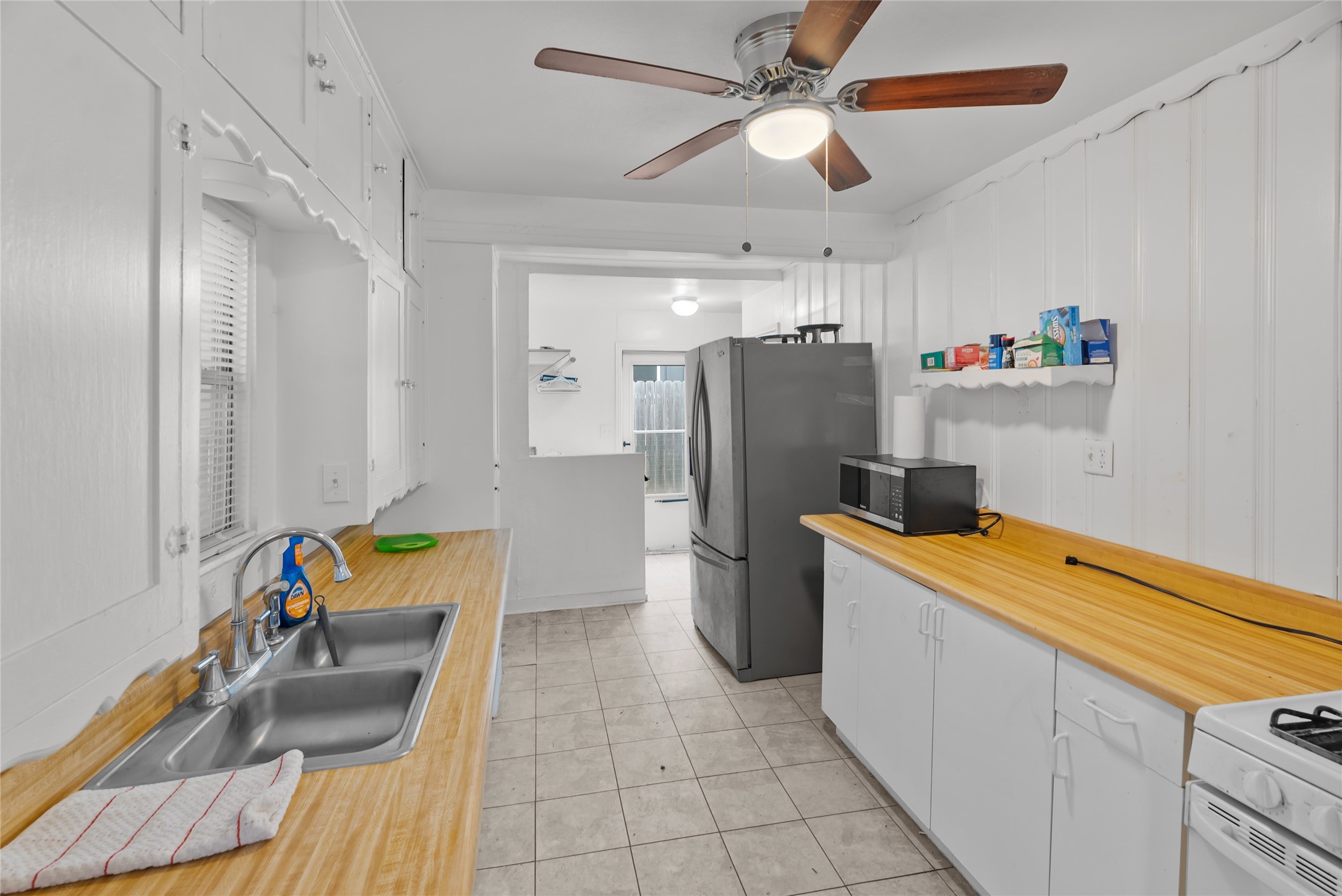 100 W Allen Avenue Godley TX 76044