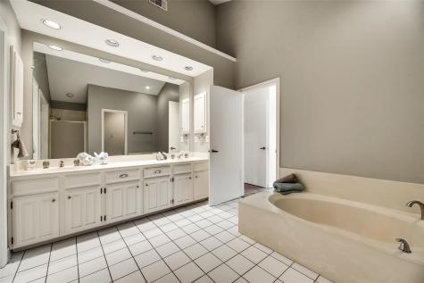 1307 Boardwalk Street Arlington TX 76011