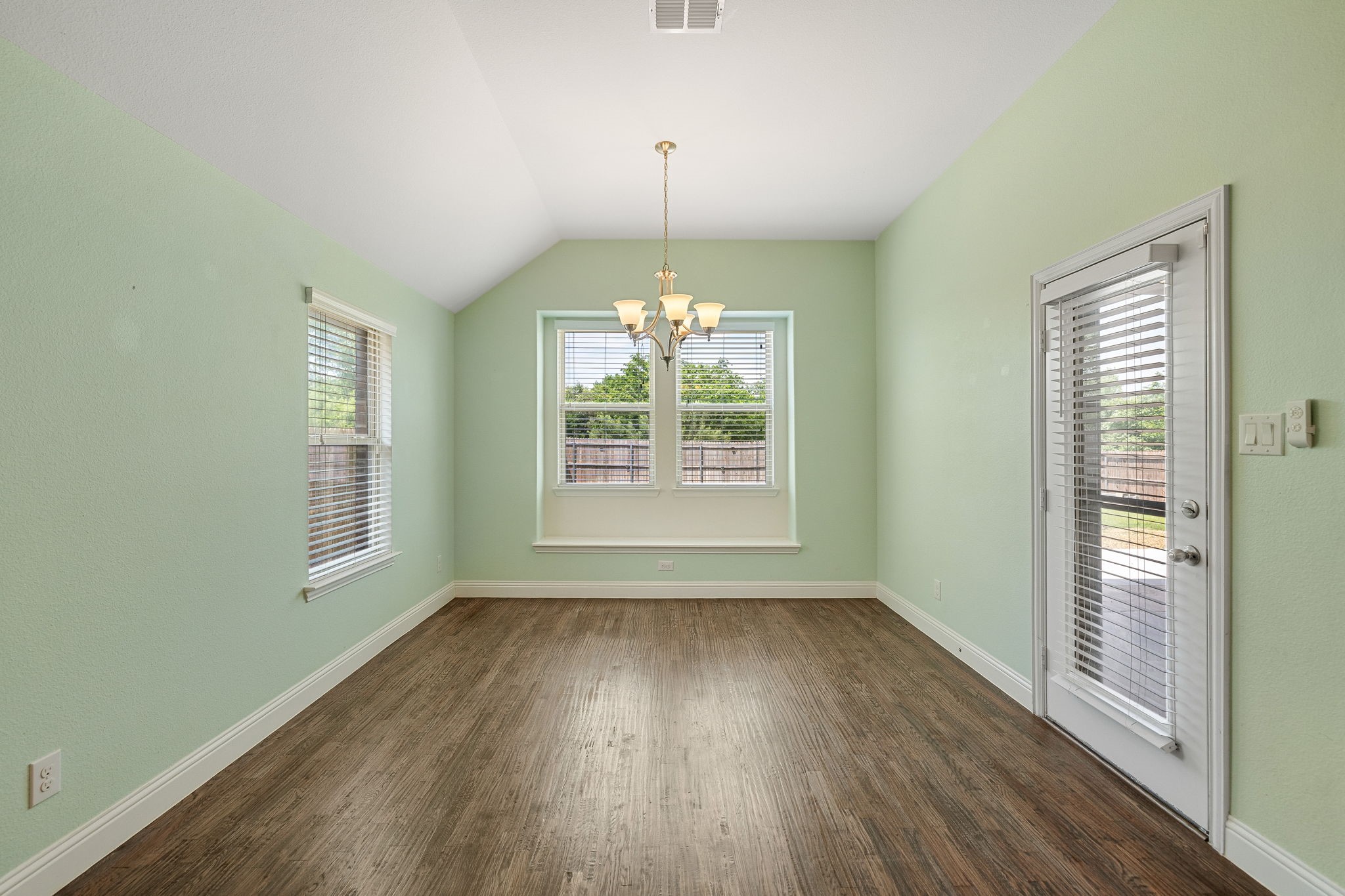 216 Ovaletta Drive Justin TX 76247