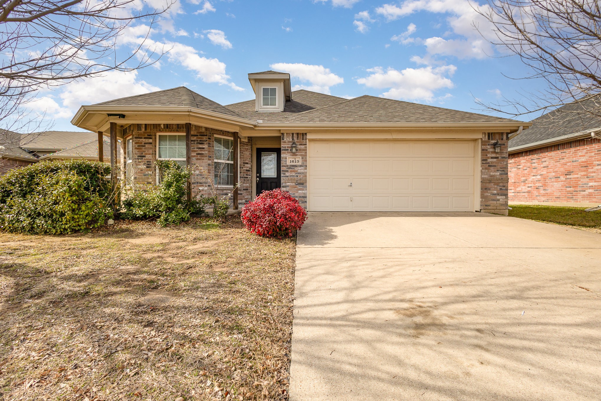 1615 Country Hills Waxahachie TX 75165