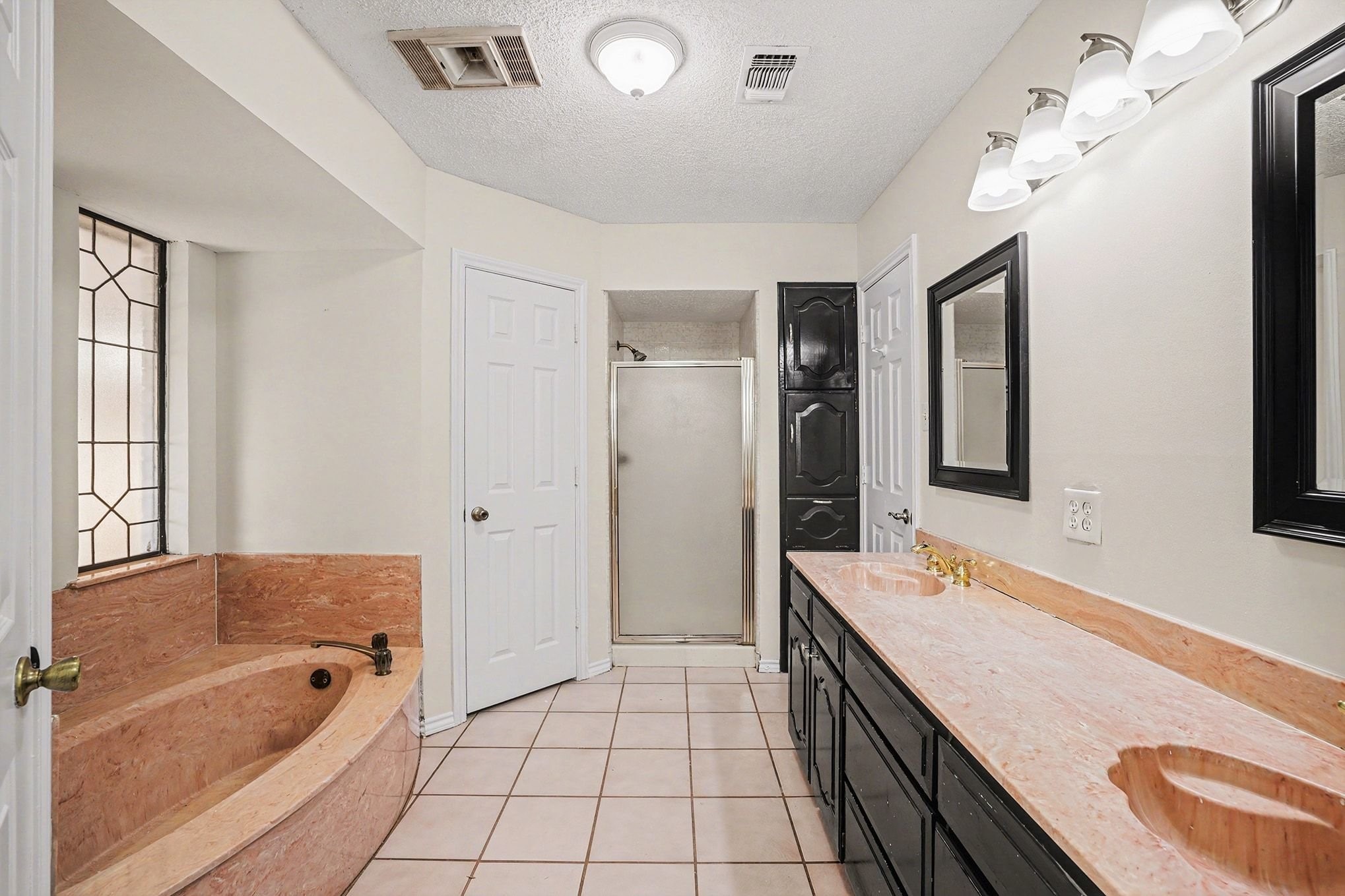 1860 Larkspur Drive Arlington TX 76013