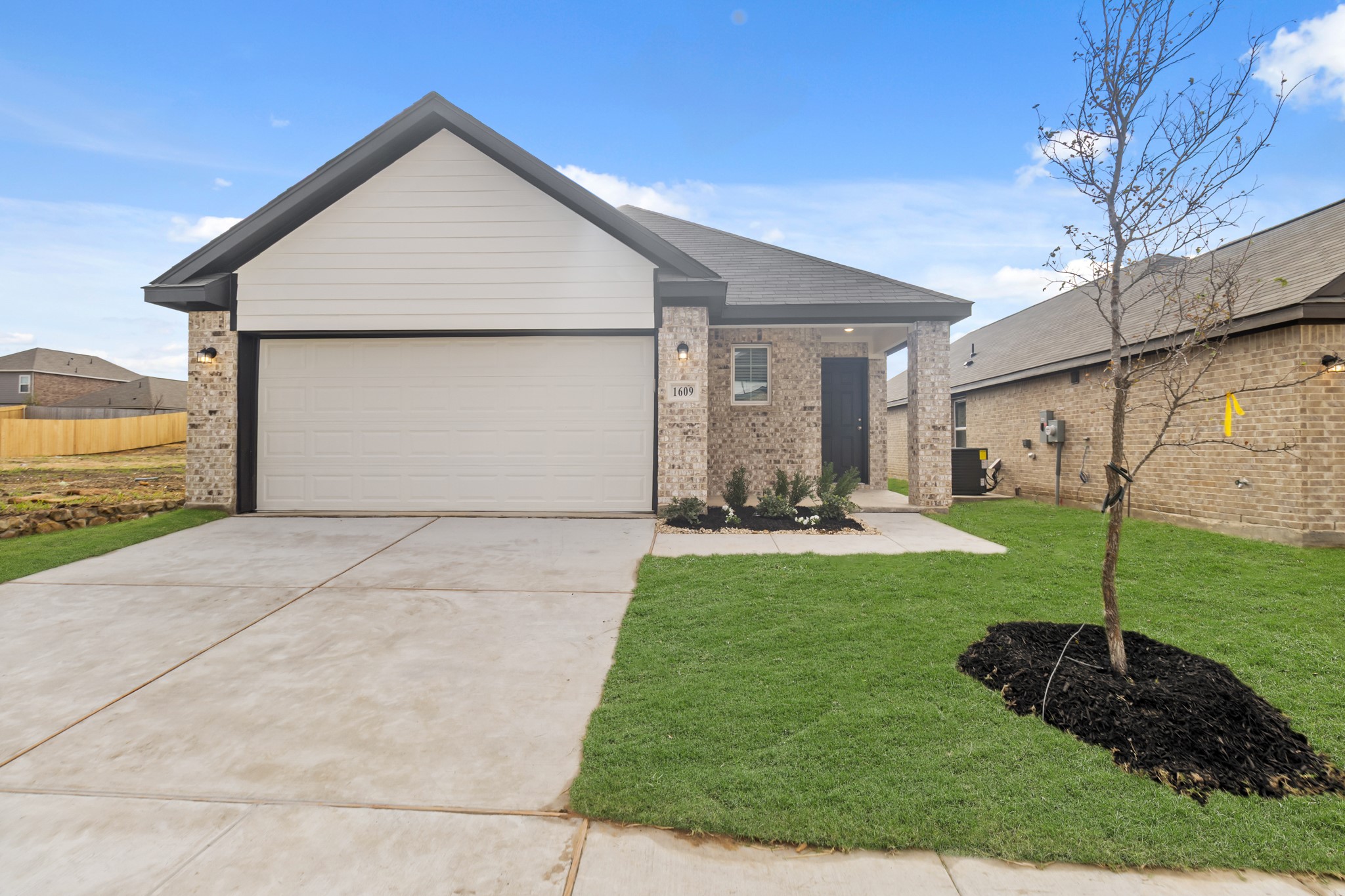 1609 Romans Road Ennis TX 75119