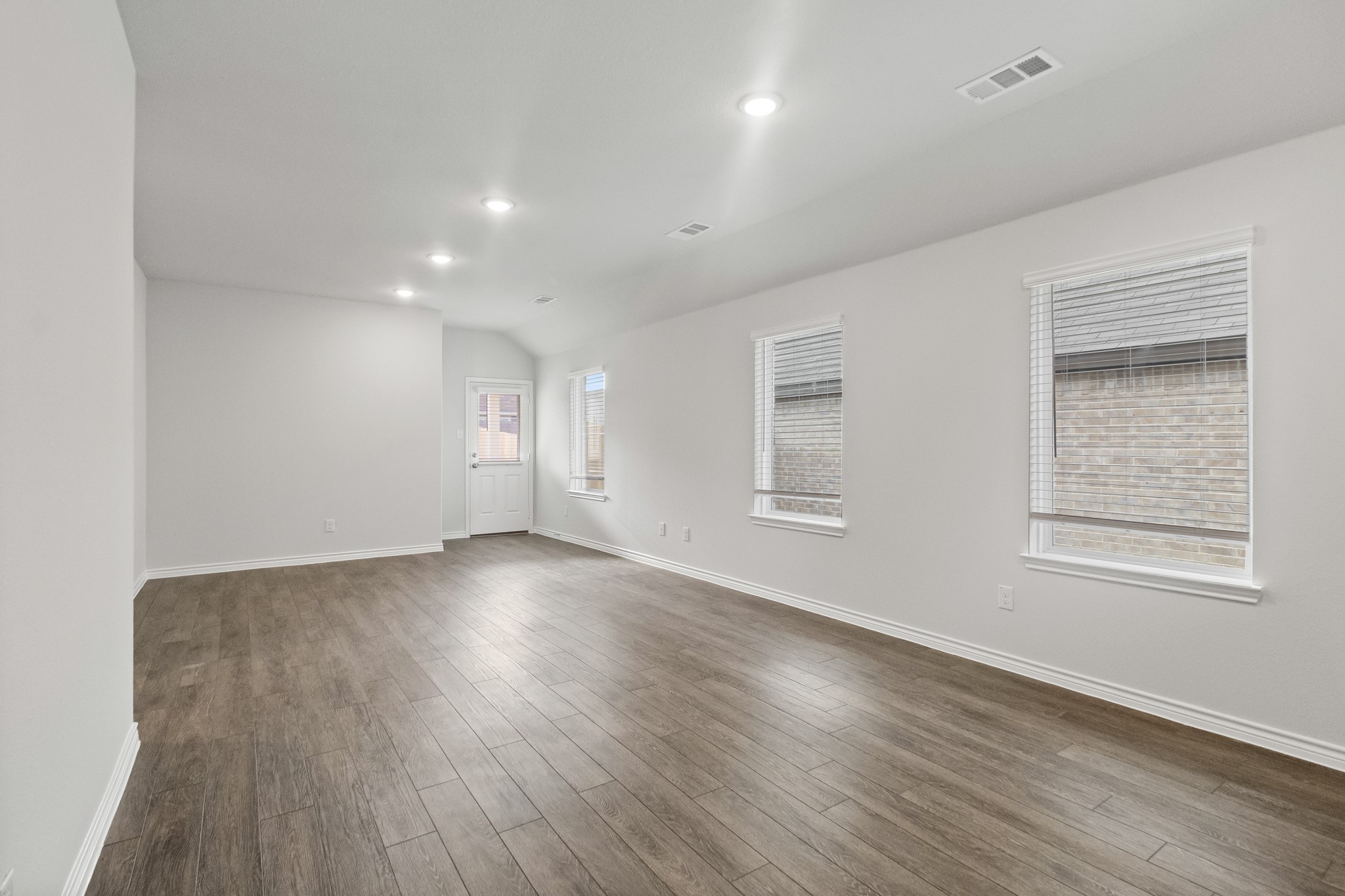 1609 Romans Road Ennis TX 75119