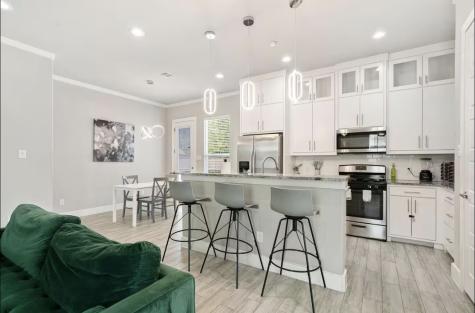 3351 Canada Drive Dallas TX 75212