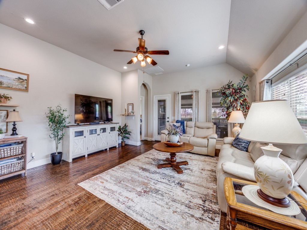 1215 Fire Fly Ridge Blue Ridge TX 75424