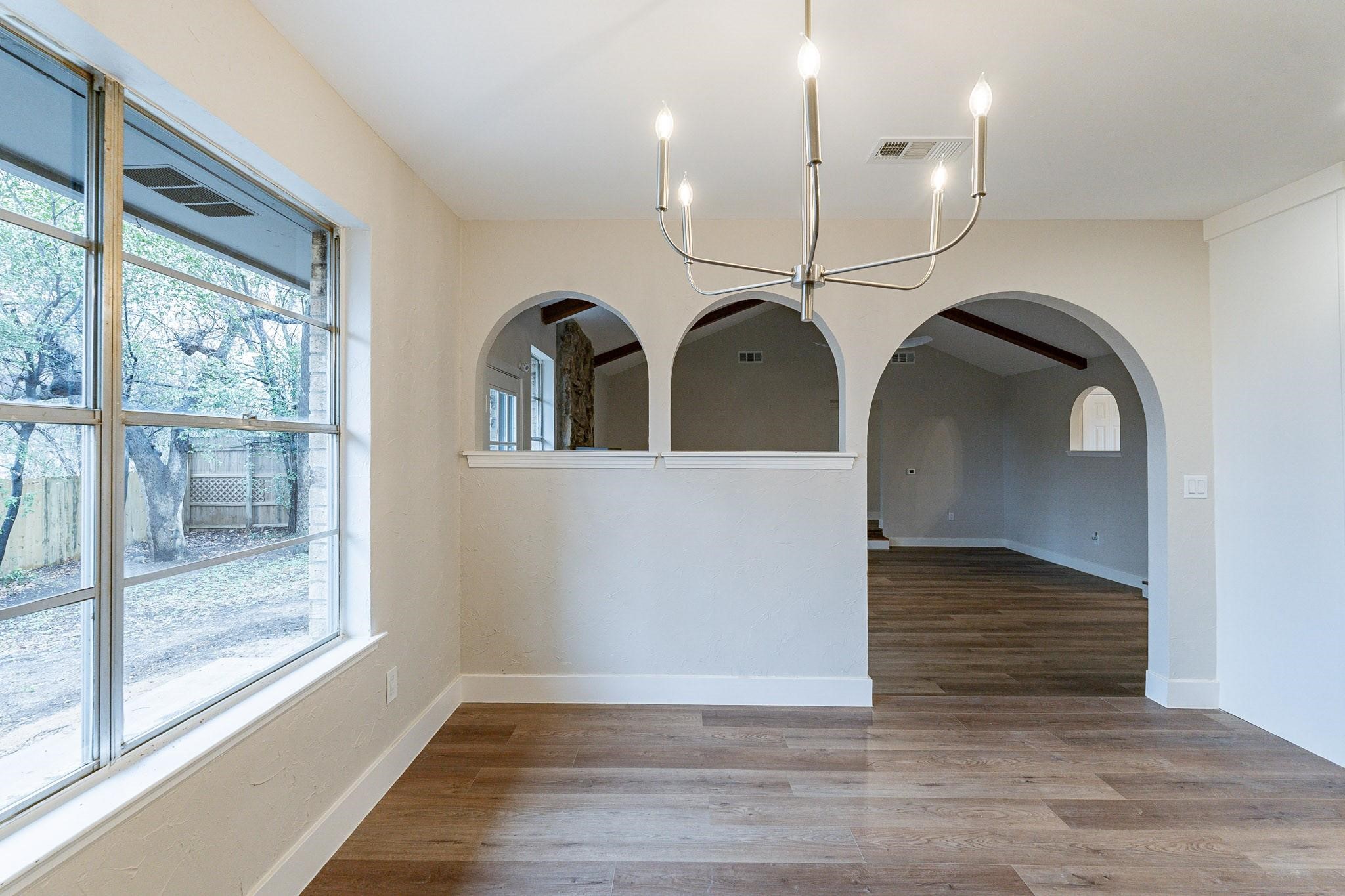 2105 Castle Oaks Drive Arlington TX 76012