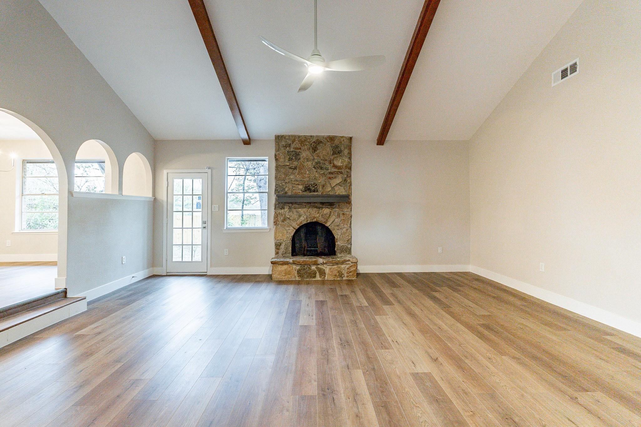 2105 Castle Oaks Drive Arlington TX 76012