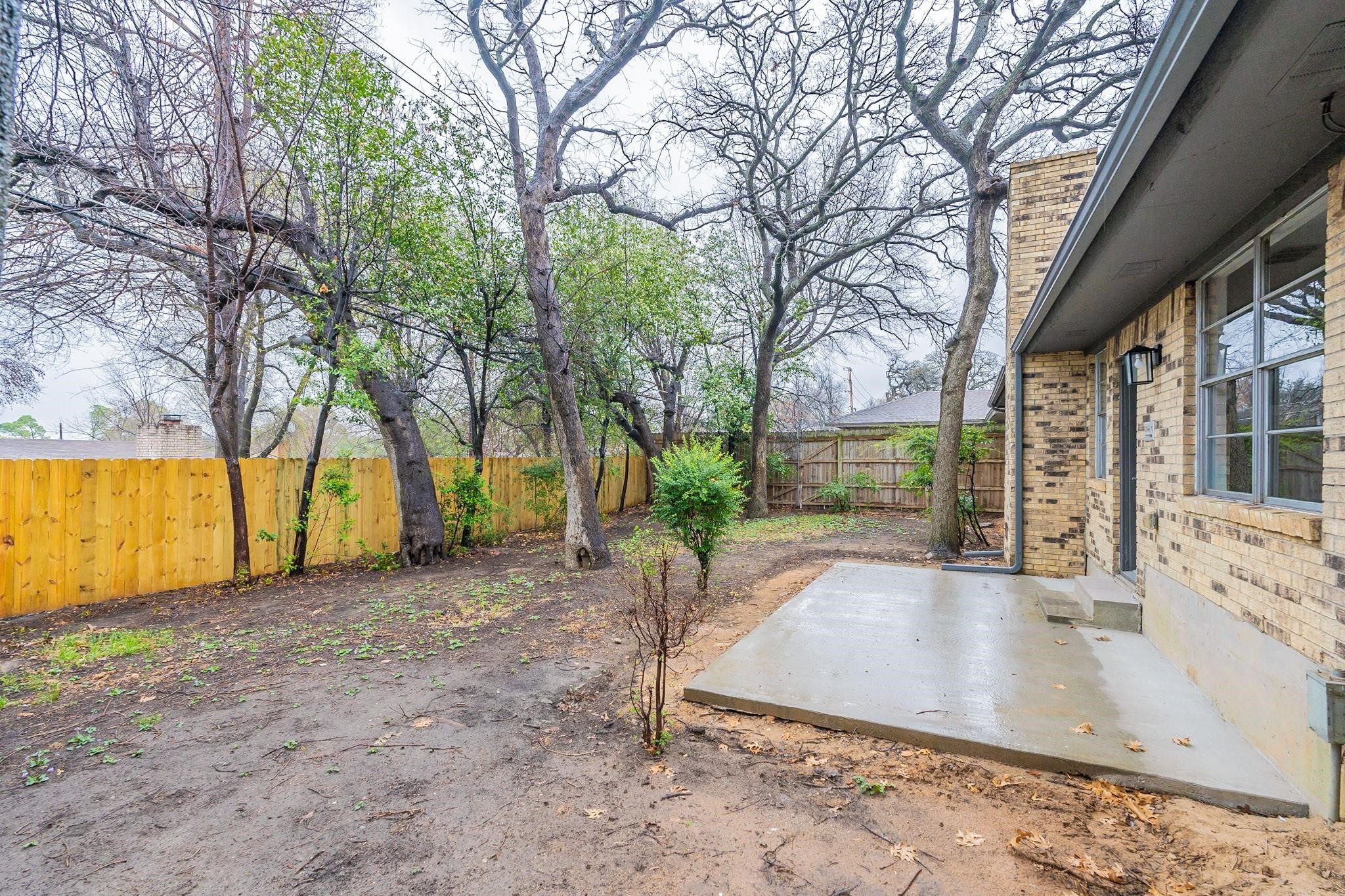 2105 Castle Oaks Drive Arlington TX 76012